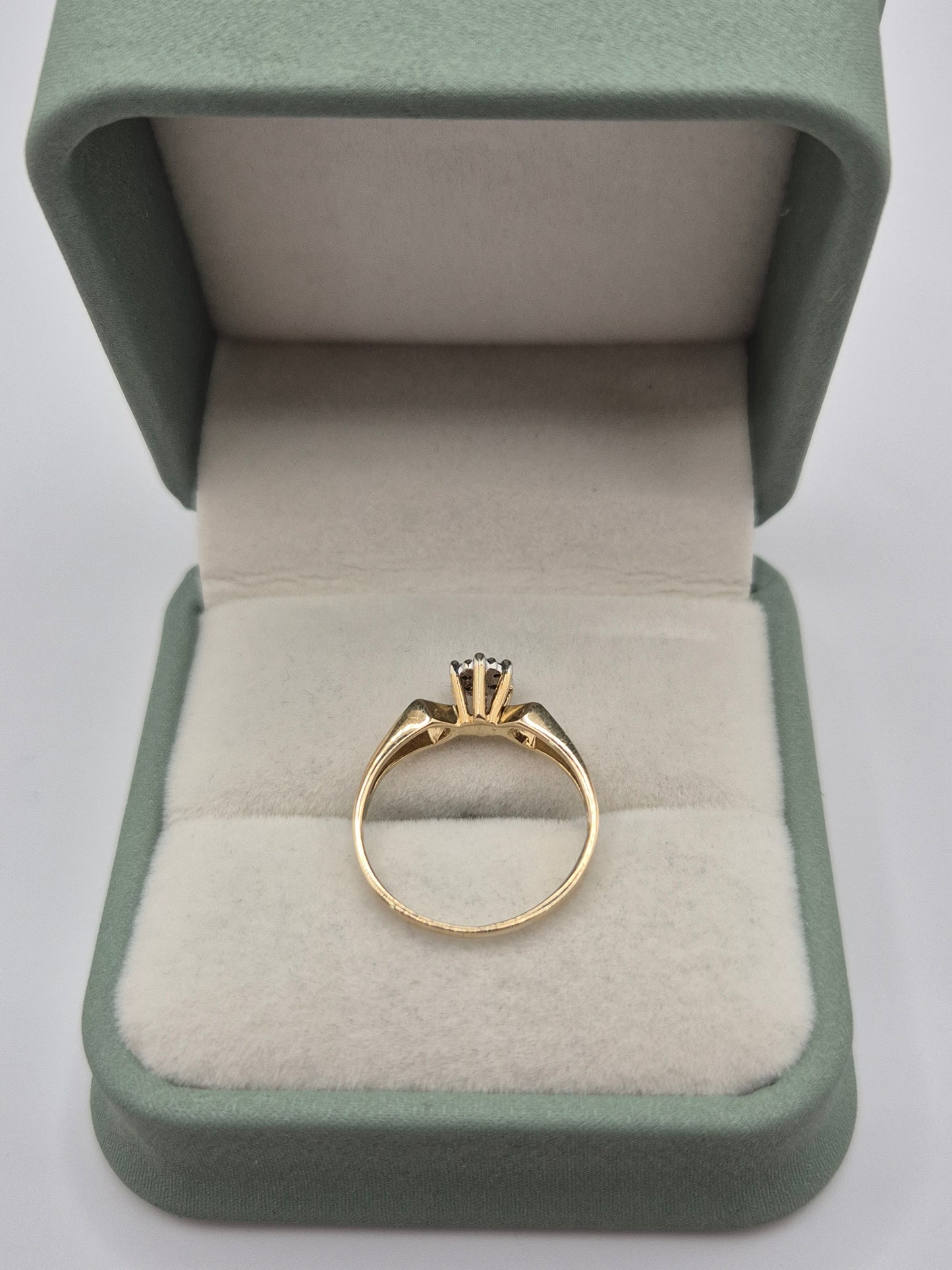 9ct gold diamond ring