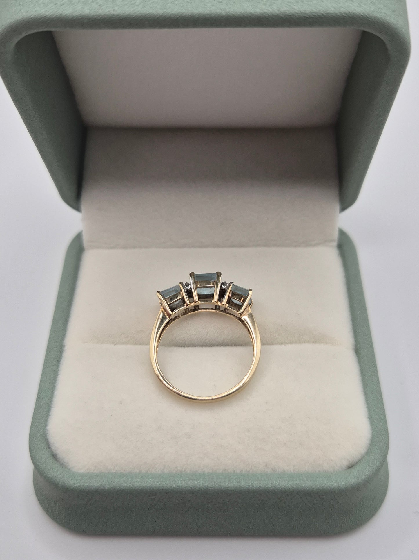 9ct gold topaz and diamond ring