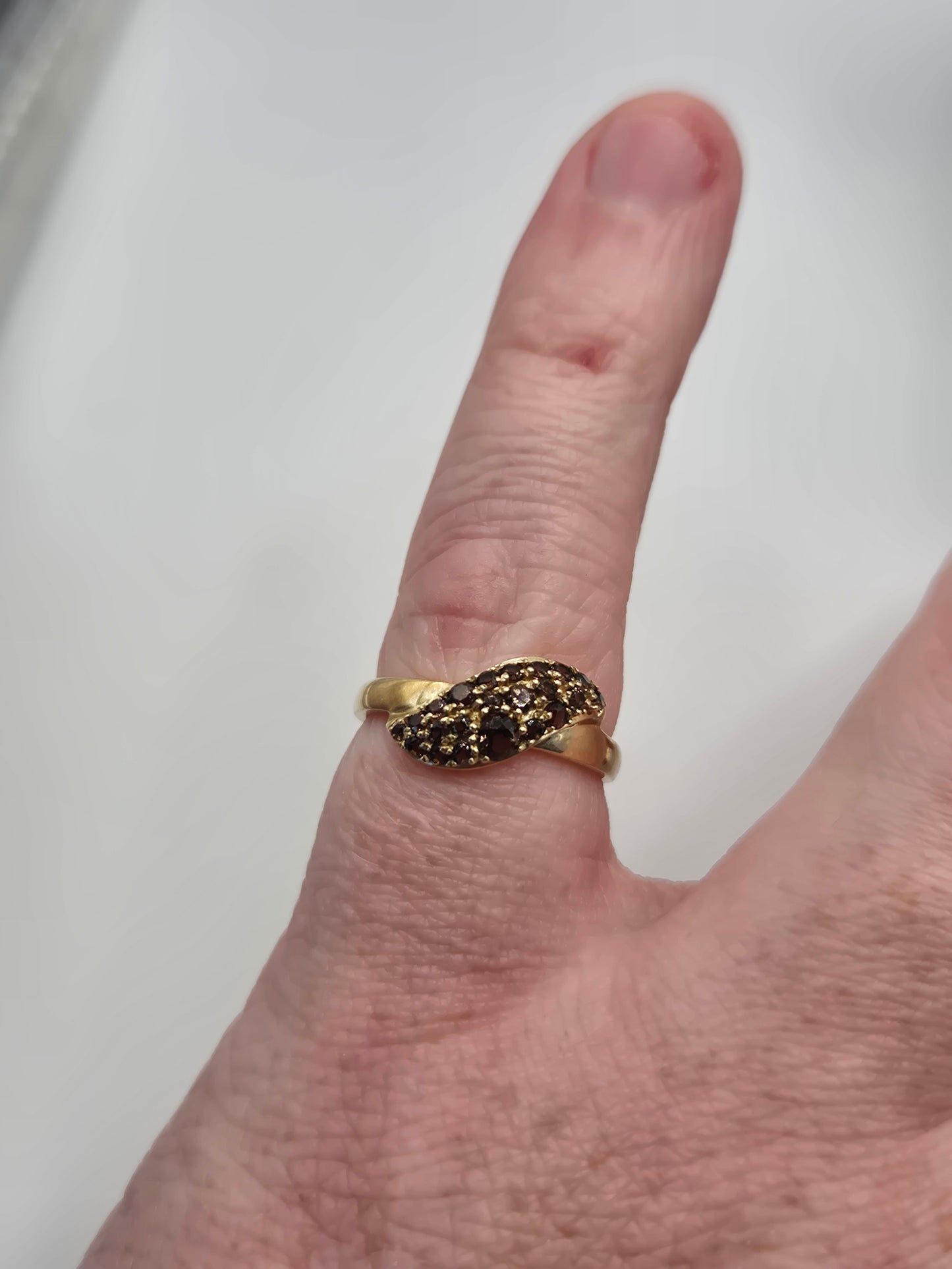 9ct gold quartz ring
