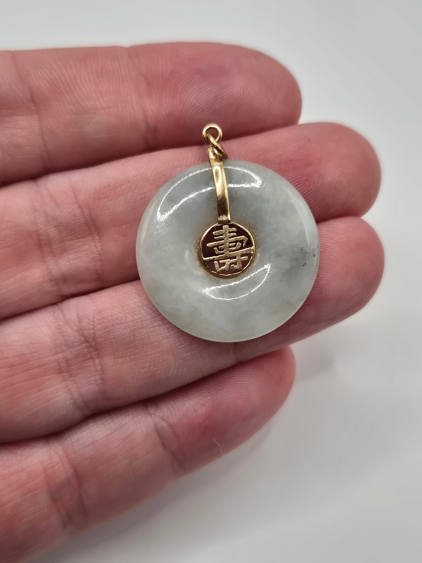 9ct gold jade pendant