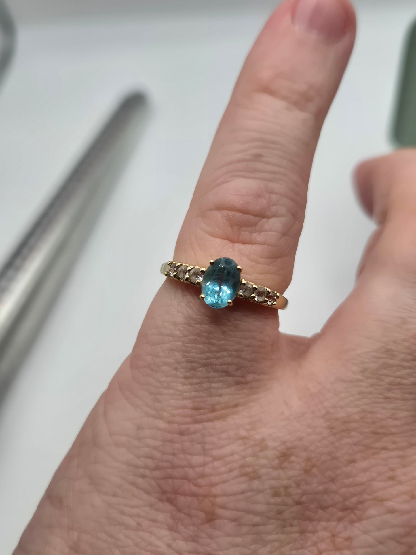 9ct gold topaz ring