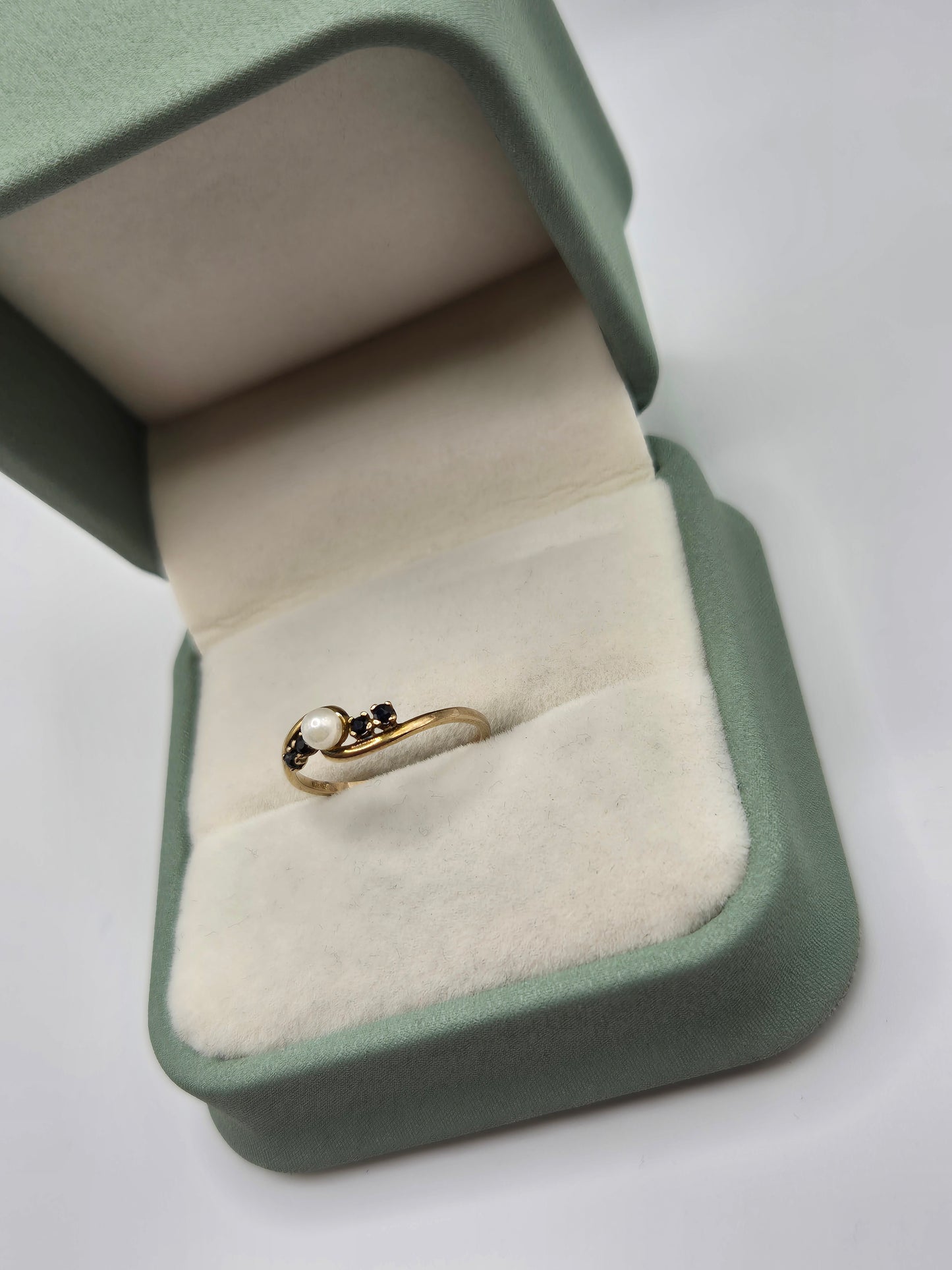 9ct gold pearl and sapphire ring