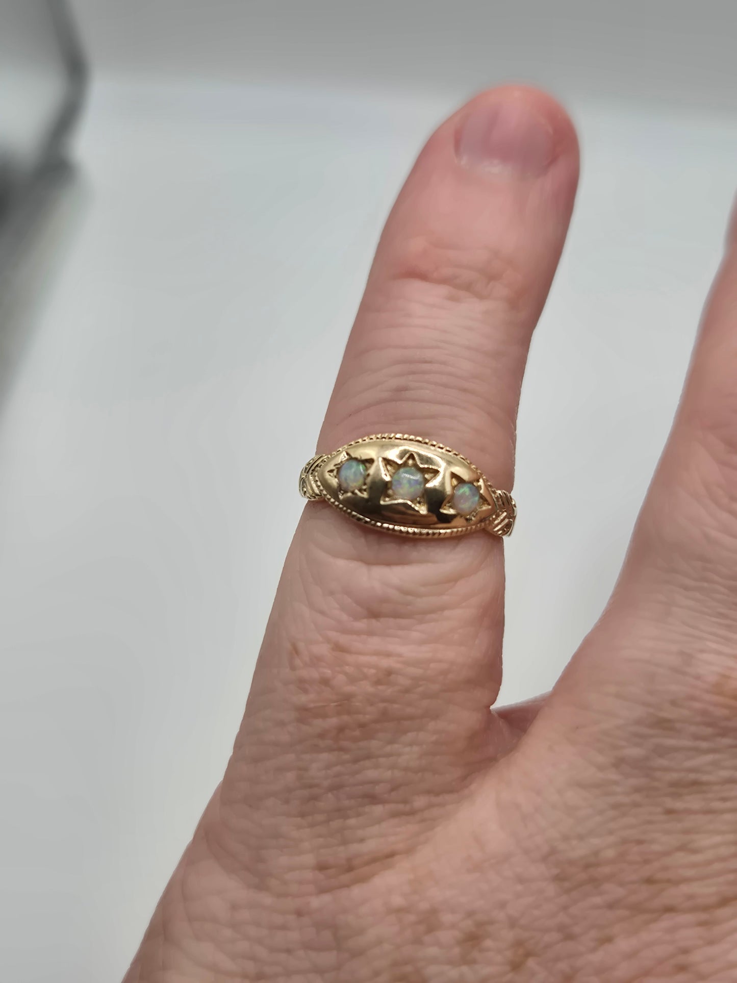 9ct gold opal gypsy ring