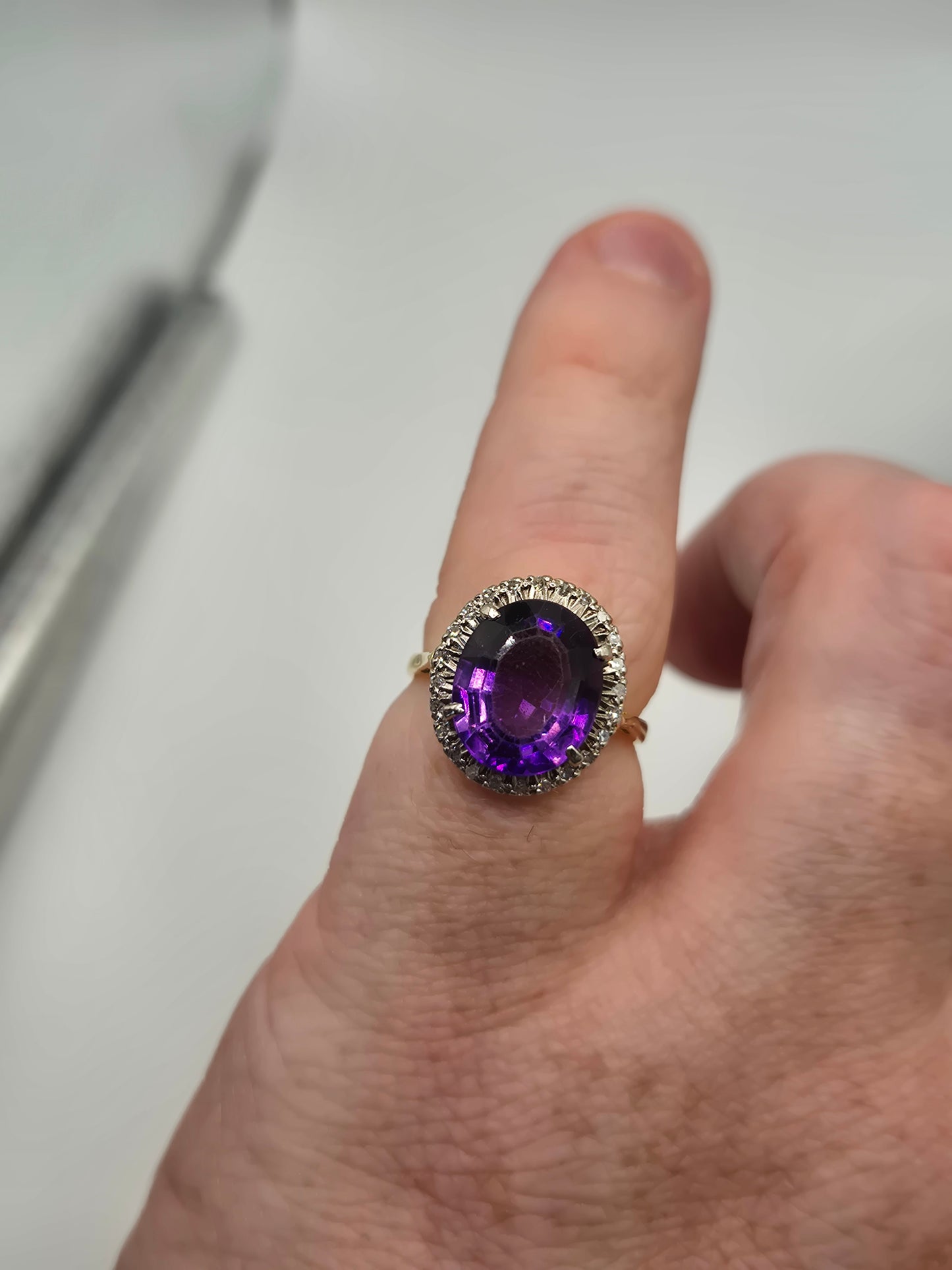 18ct gold amethyst and diamond ring