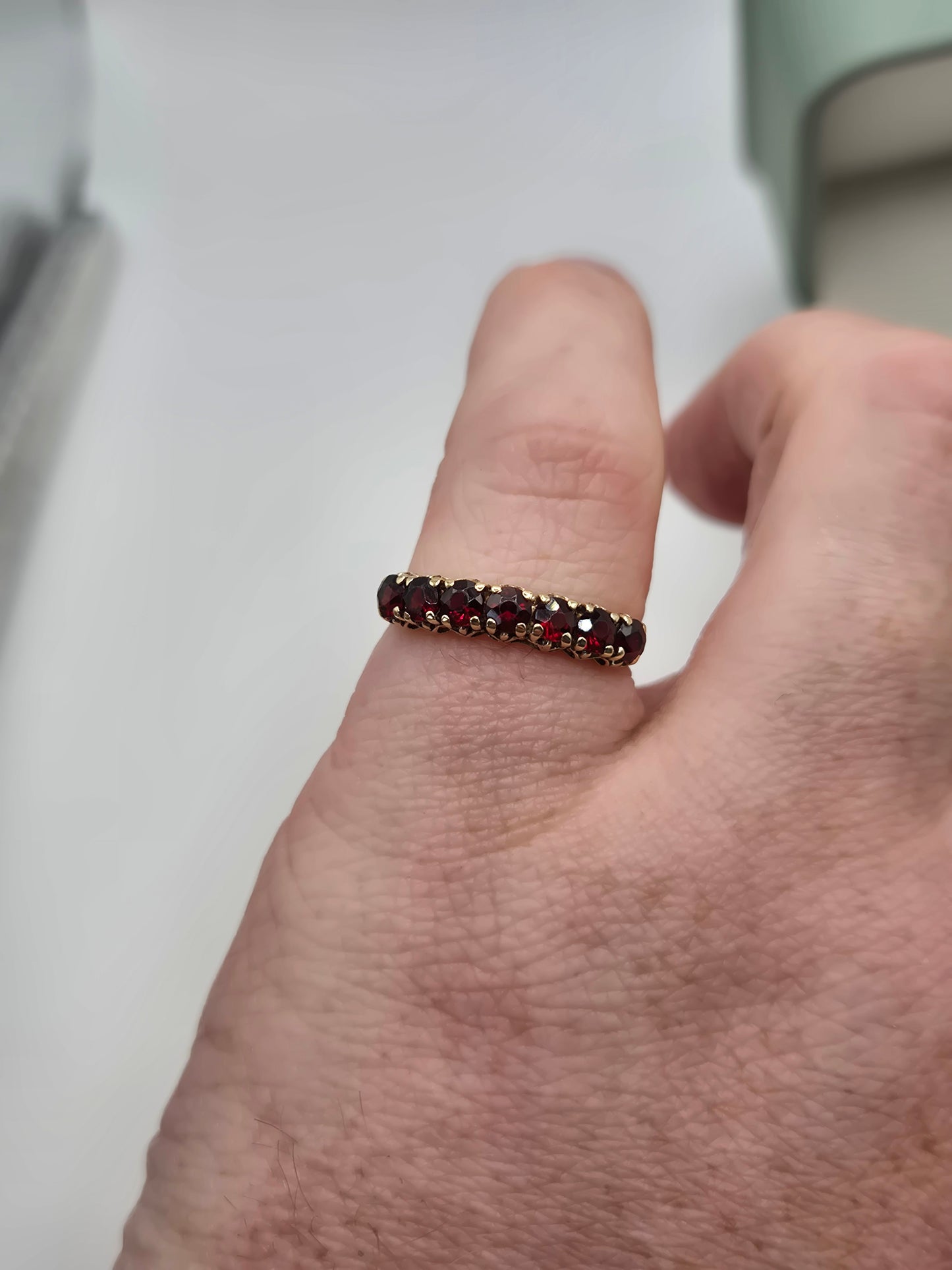 9ct gold garnet ring