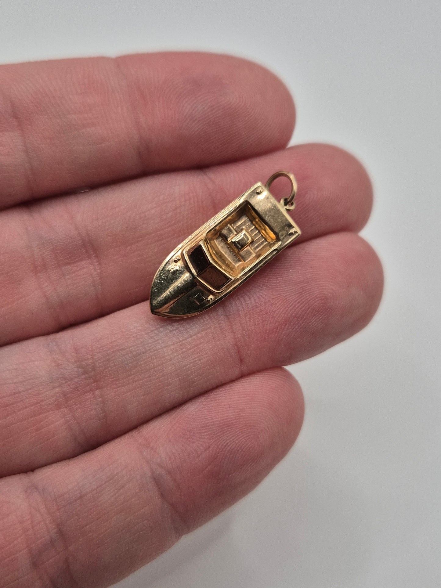9ct gold speed boat Charm