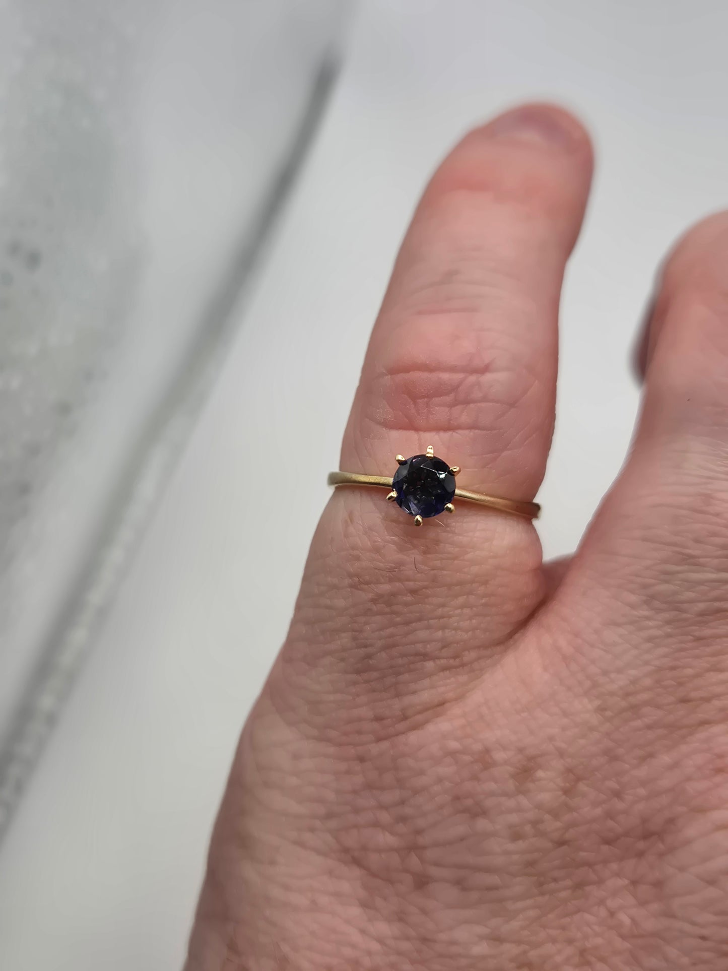 9ct gold tanzanite ring