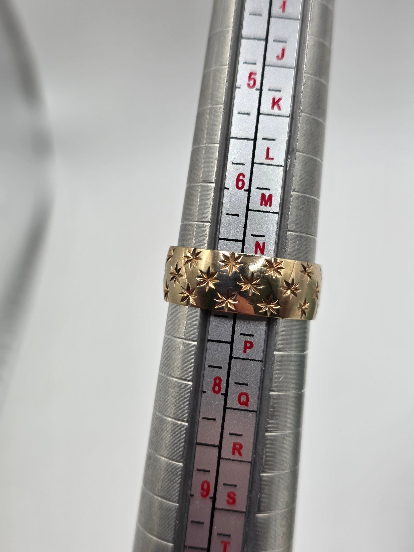 9ct gold star band ring