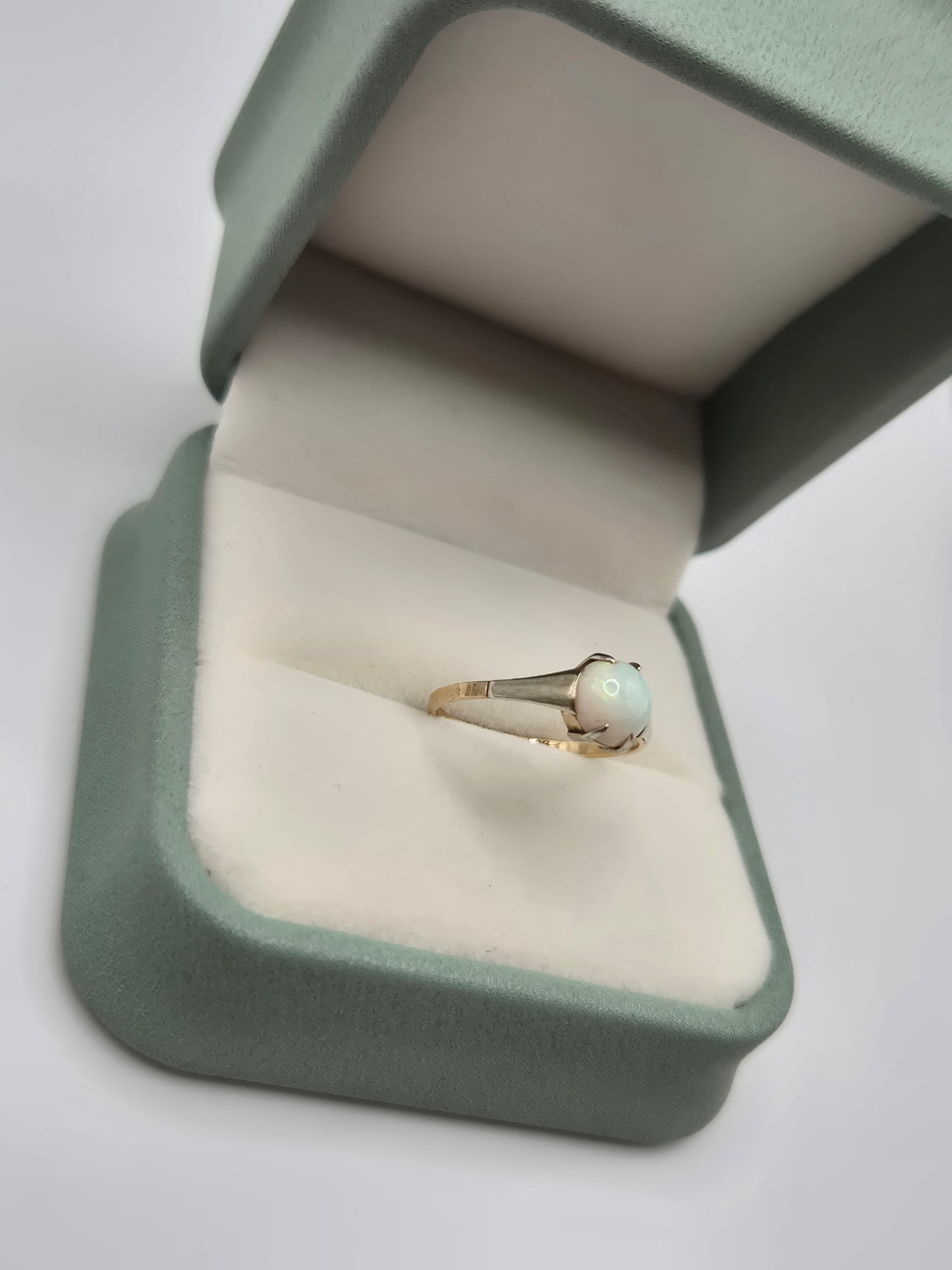 9ct gold simulated opal ring