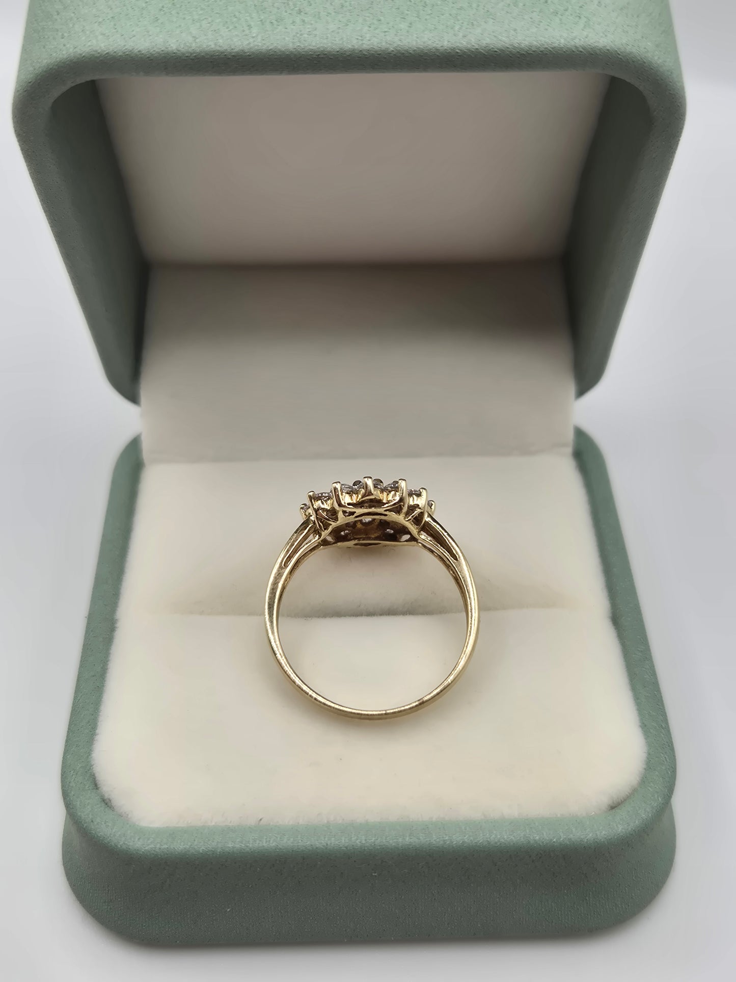 9ct gold cz cluster ring
