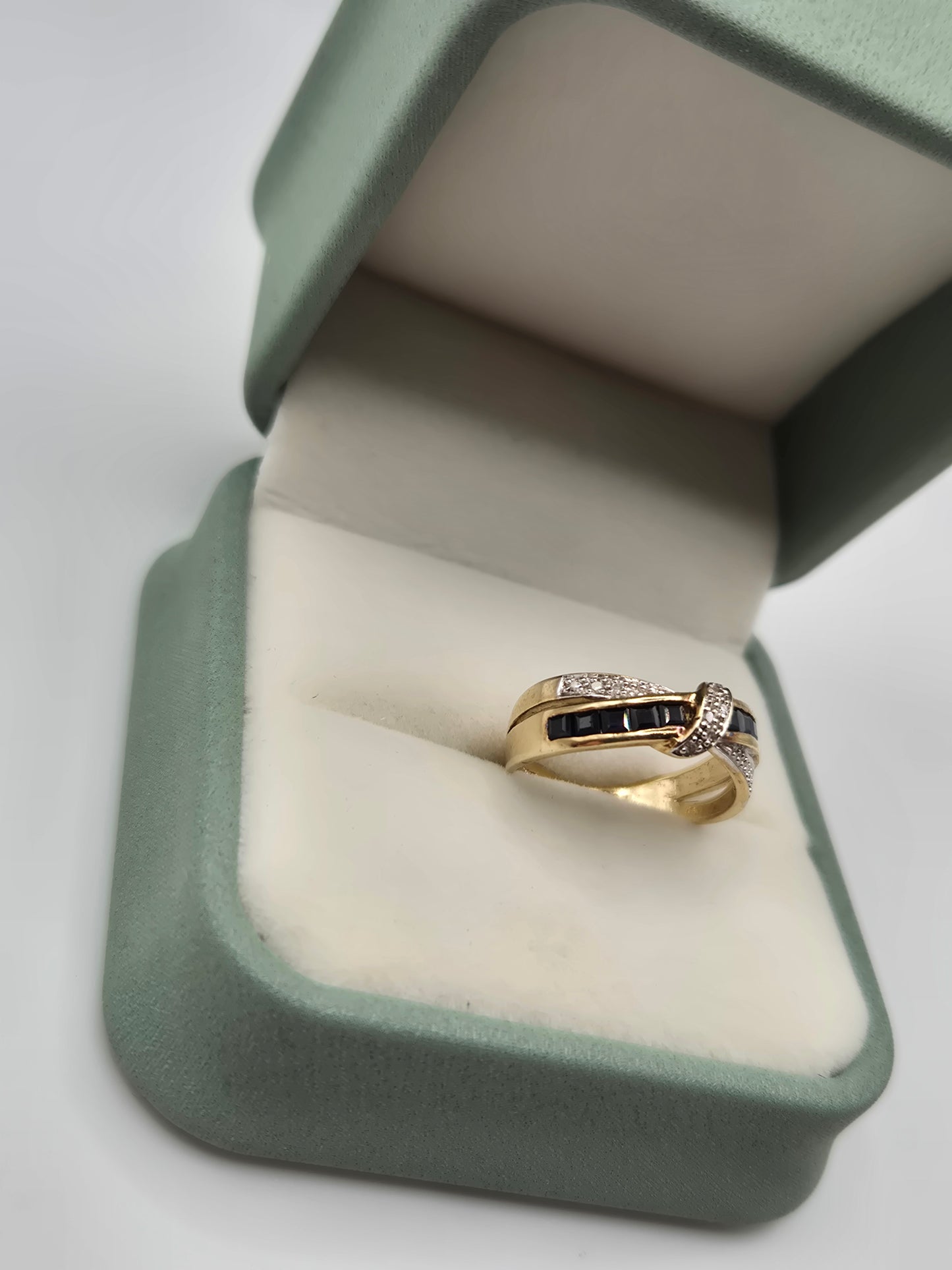 9ct gold sapphire and diamond ring