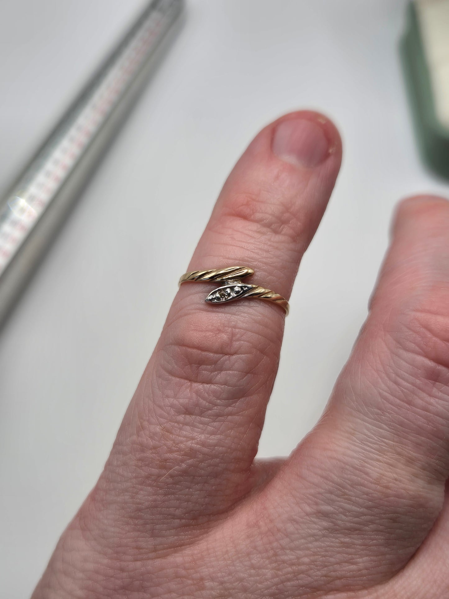 9ct gold diamond ring