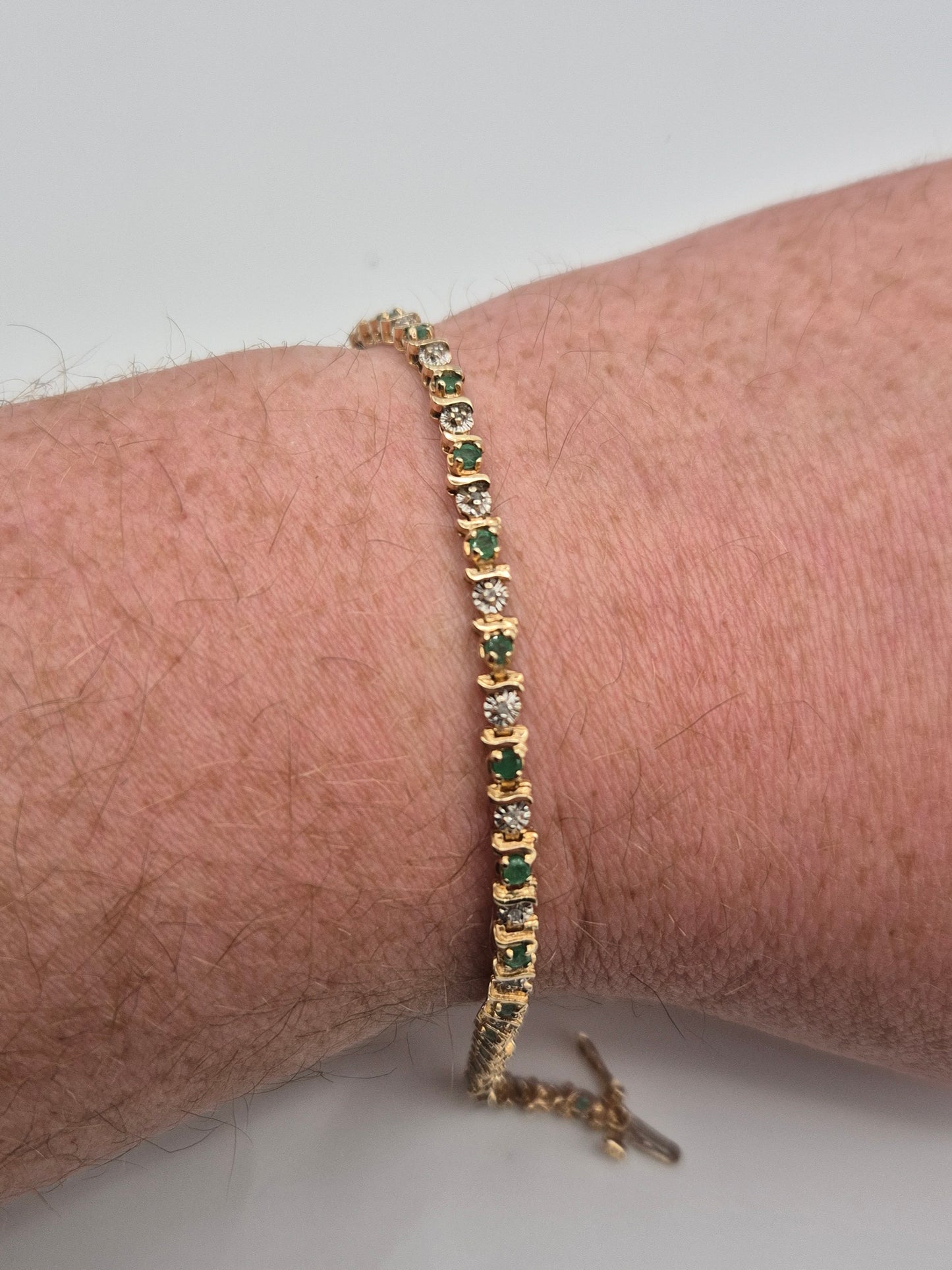 9ct gold emerald and diamond bracelet