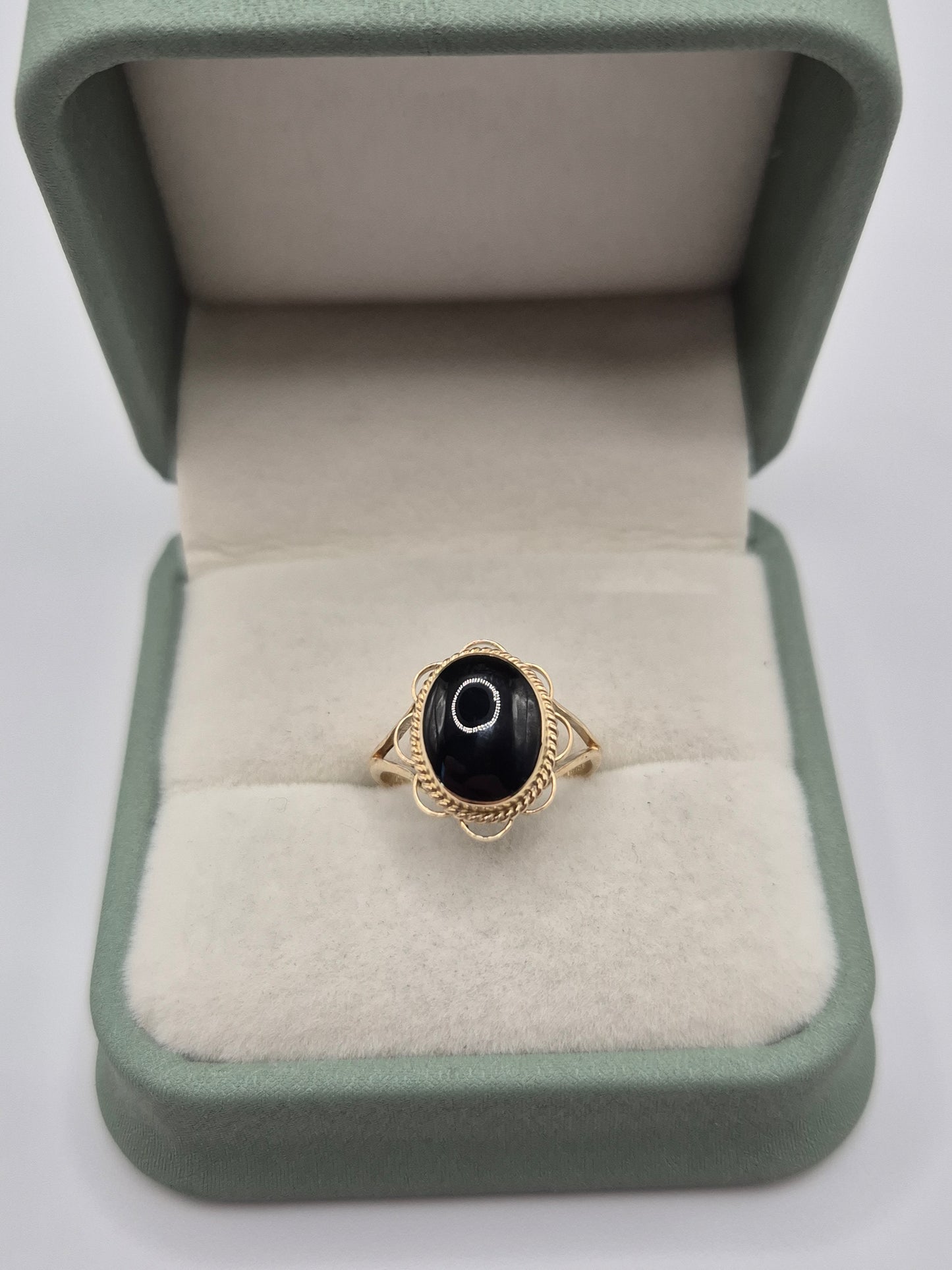 9ct gold onyx signet ring