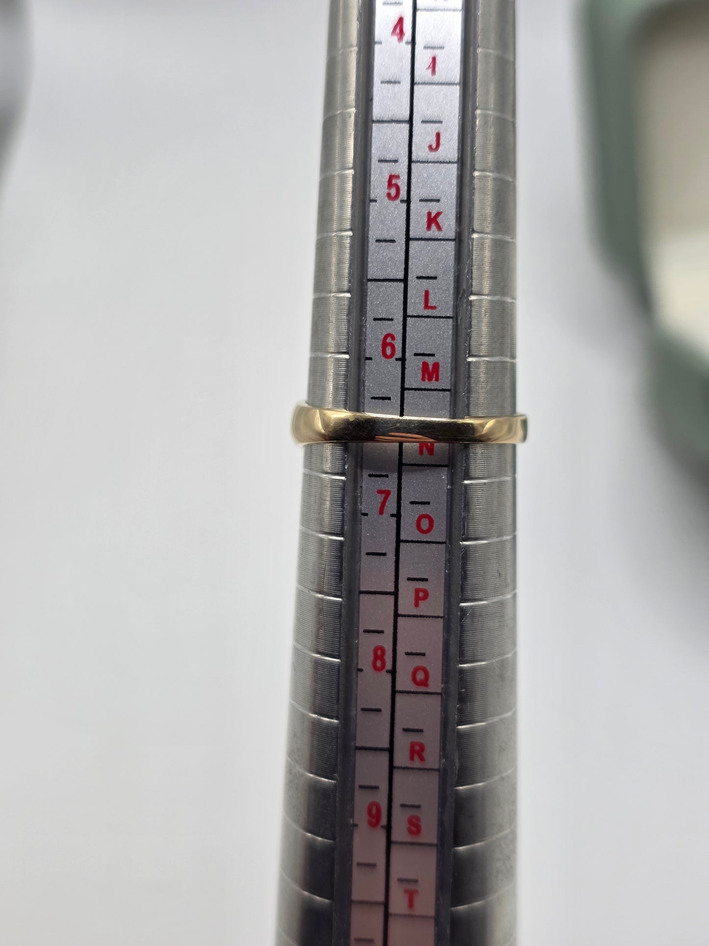 9ct gold diamond gypsy ring