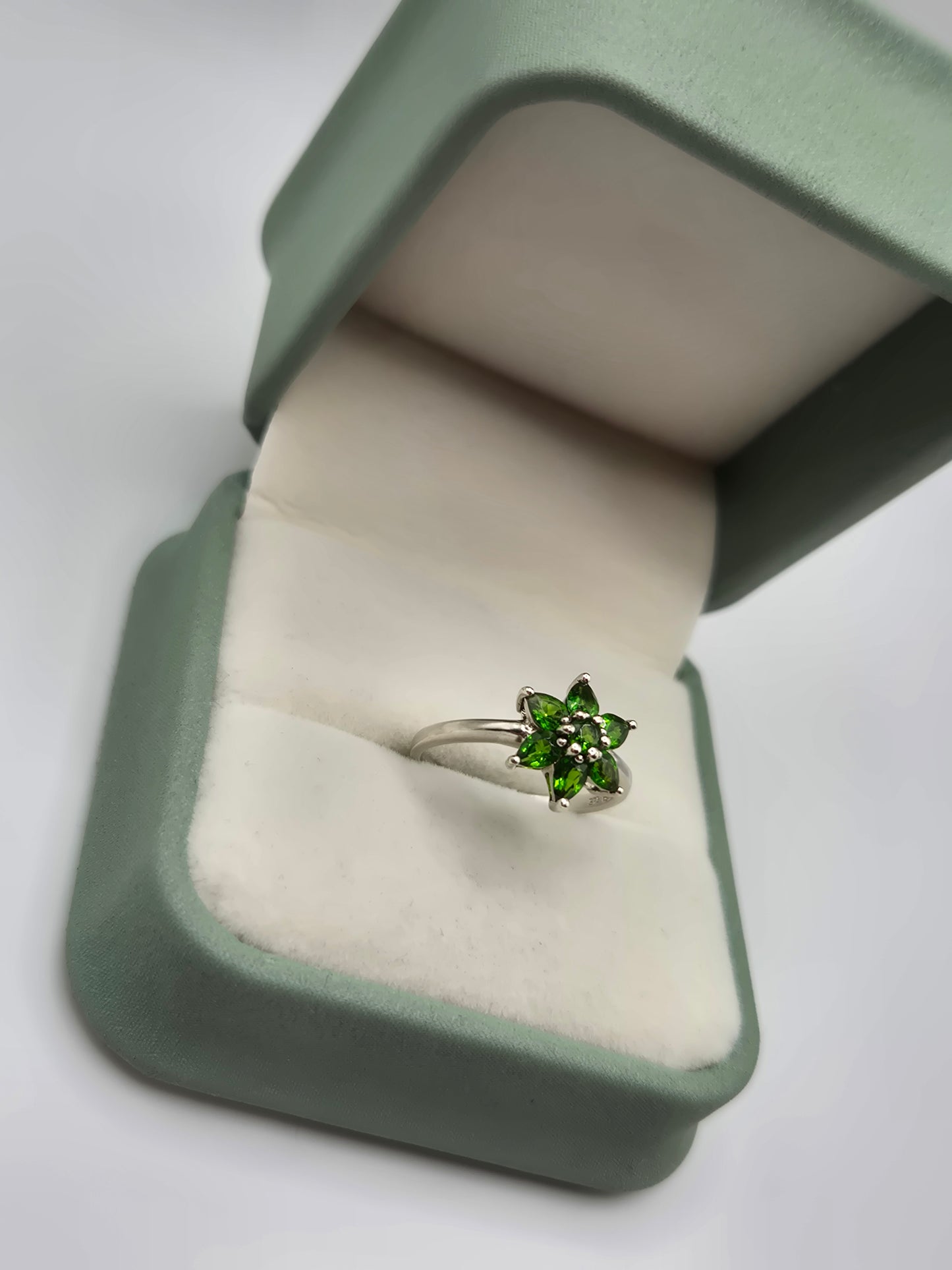 9ct white gold gemstone ring