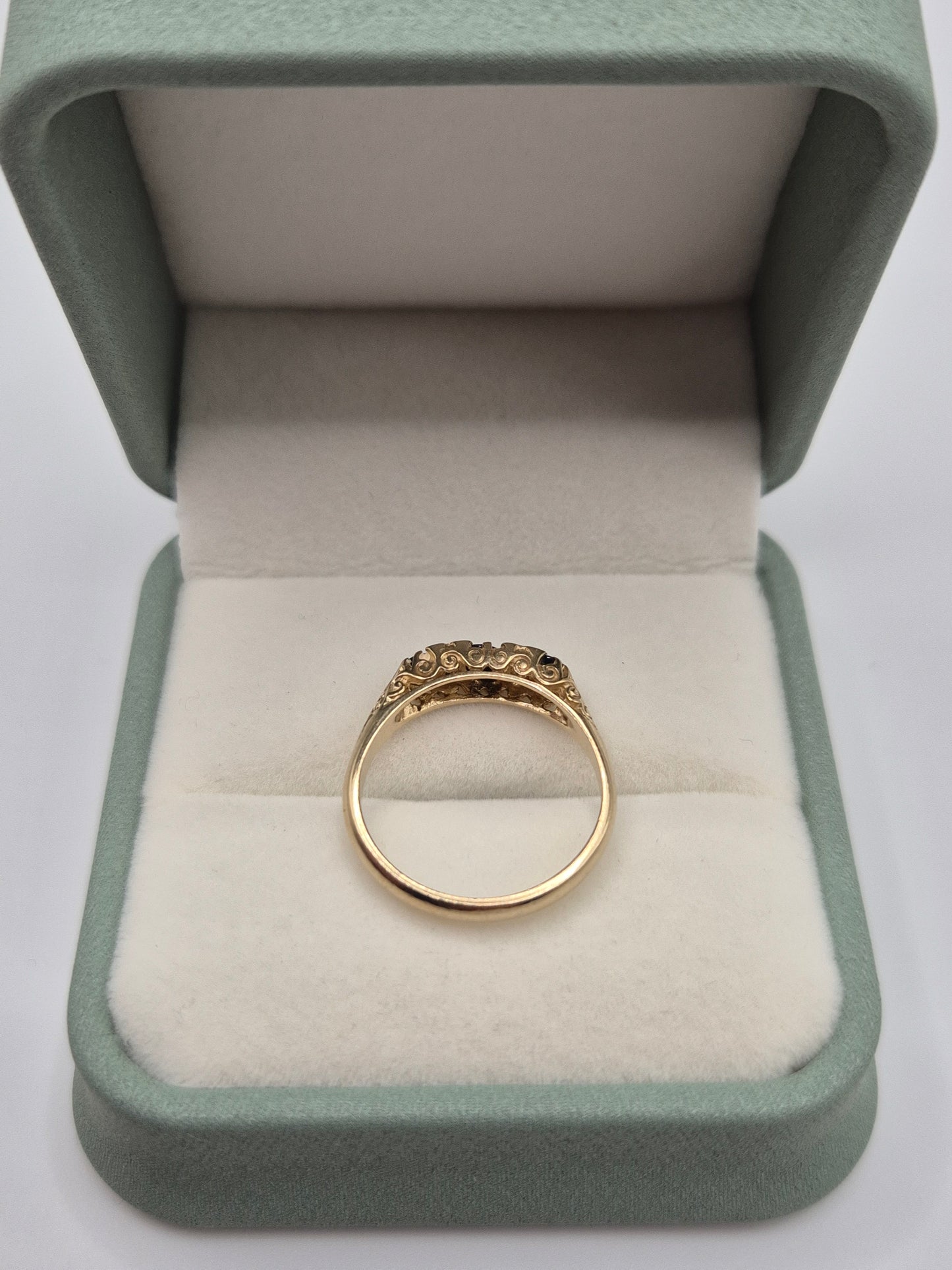 9ct gold sapphire and cz ring