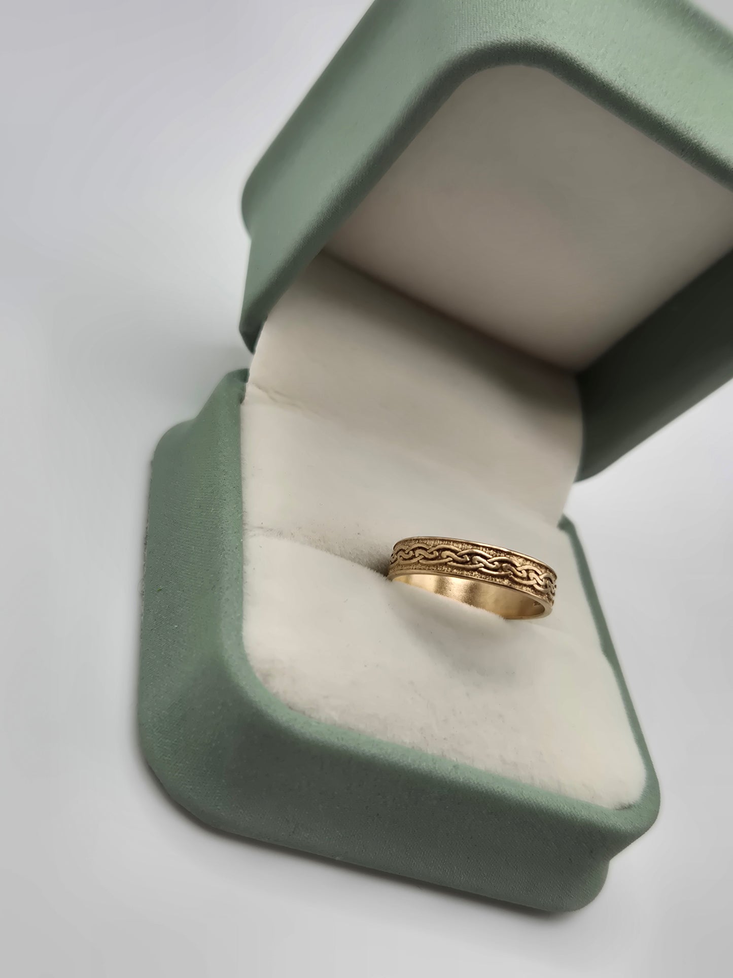 9ct gold celtic eternity band ring