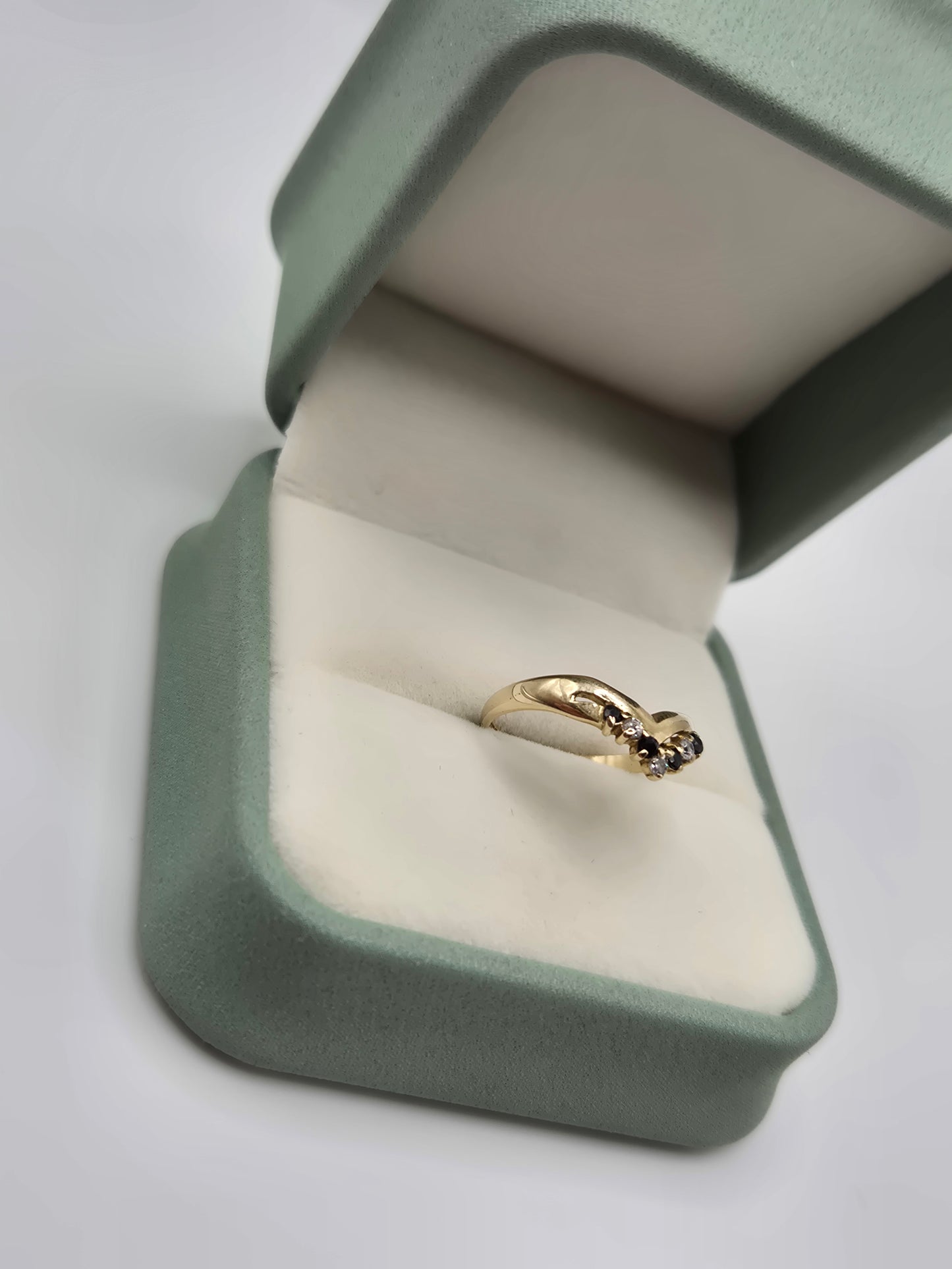 9ct gold sapphire and cz double wishbone ring