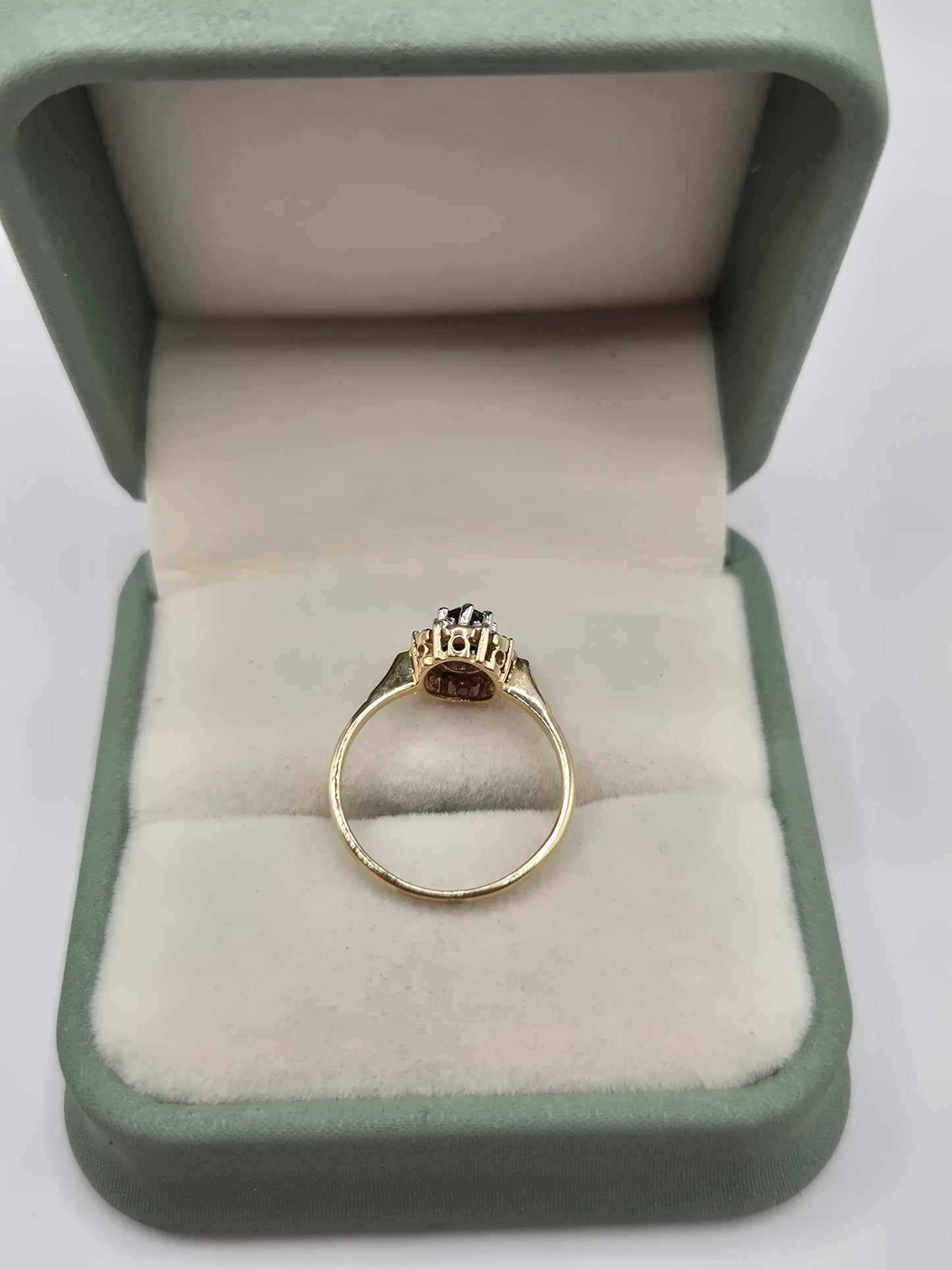9ct gold sapphire and diamond ring