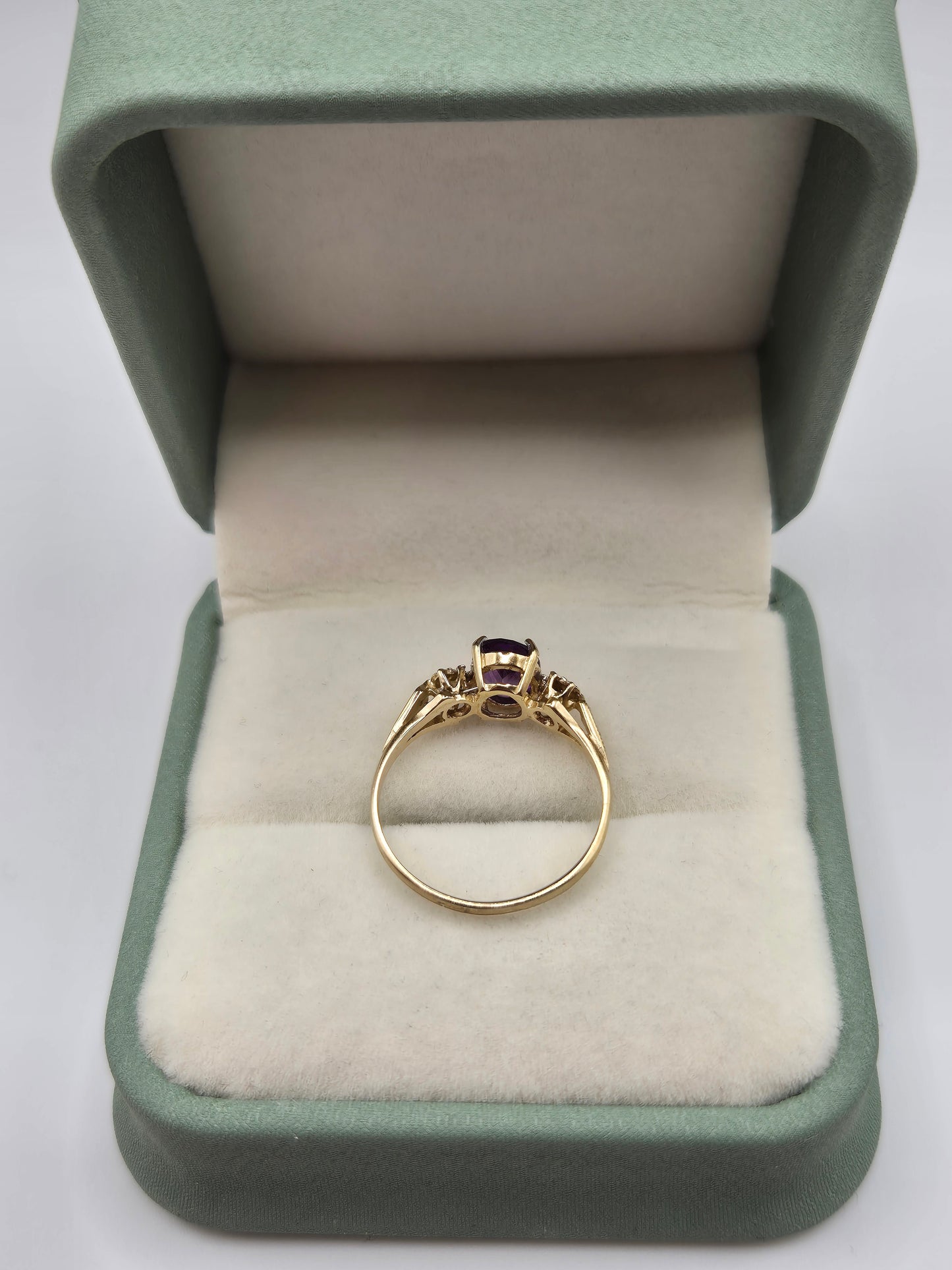 9ct gold amethyst and diamond ring