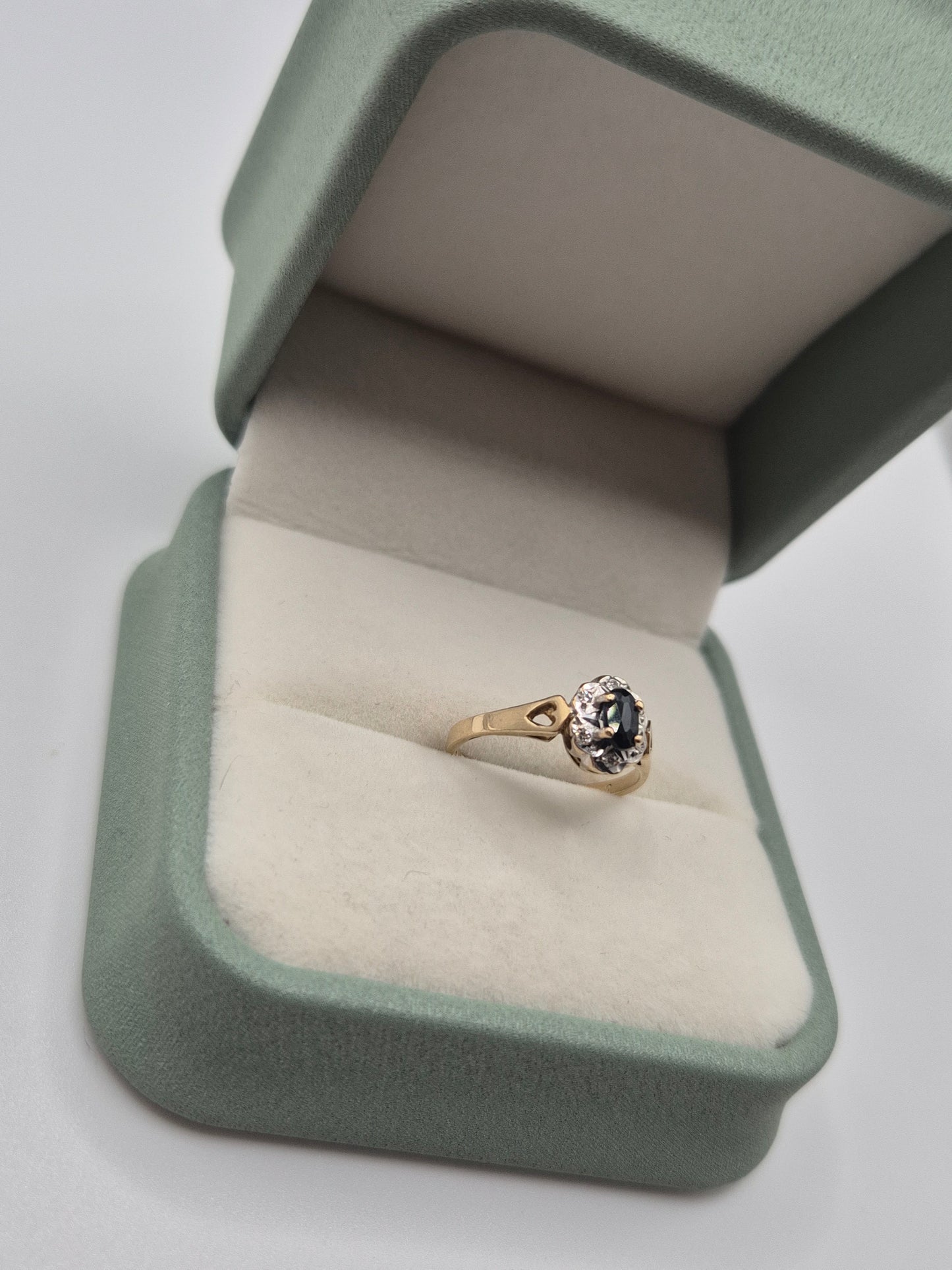 9ct gold sapphire and diamond ring