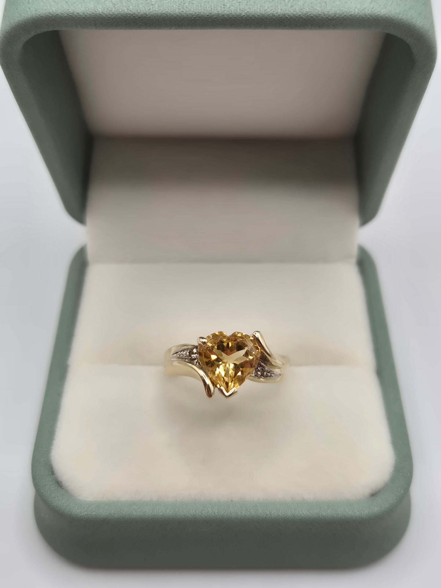 9ct gold citrine and diamond ring