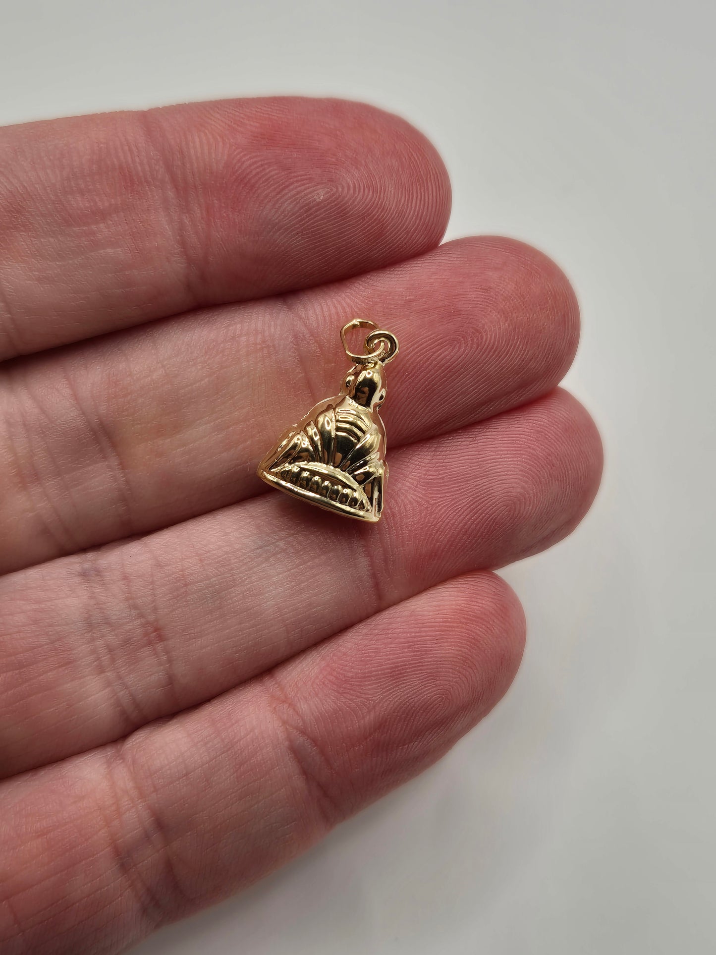 9ct gold buddah charm