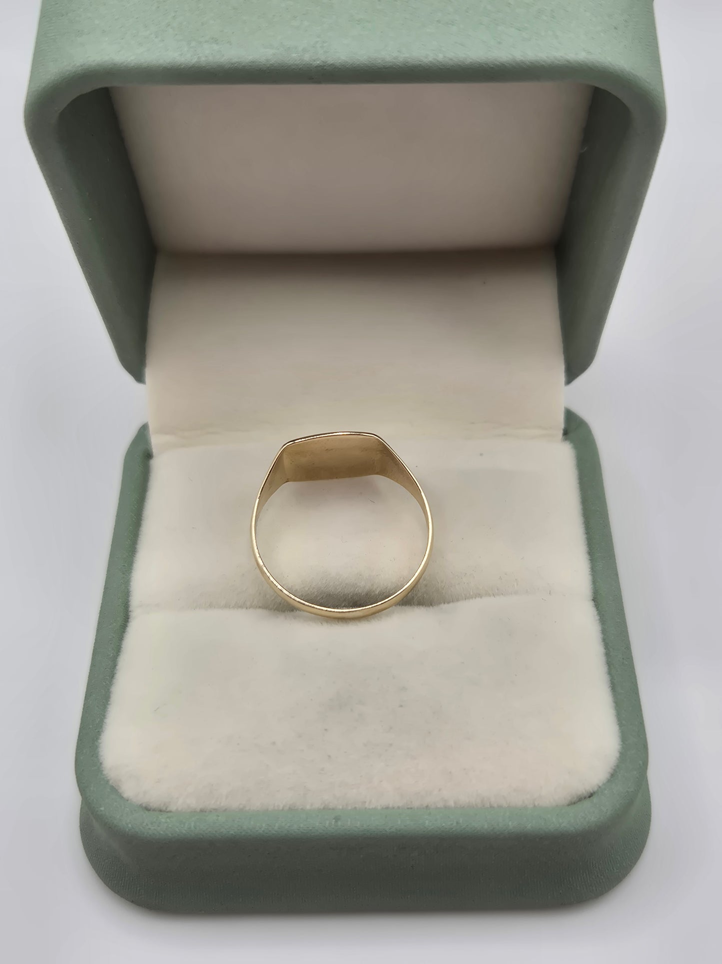 9ct gold millenium signet ring
