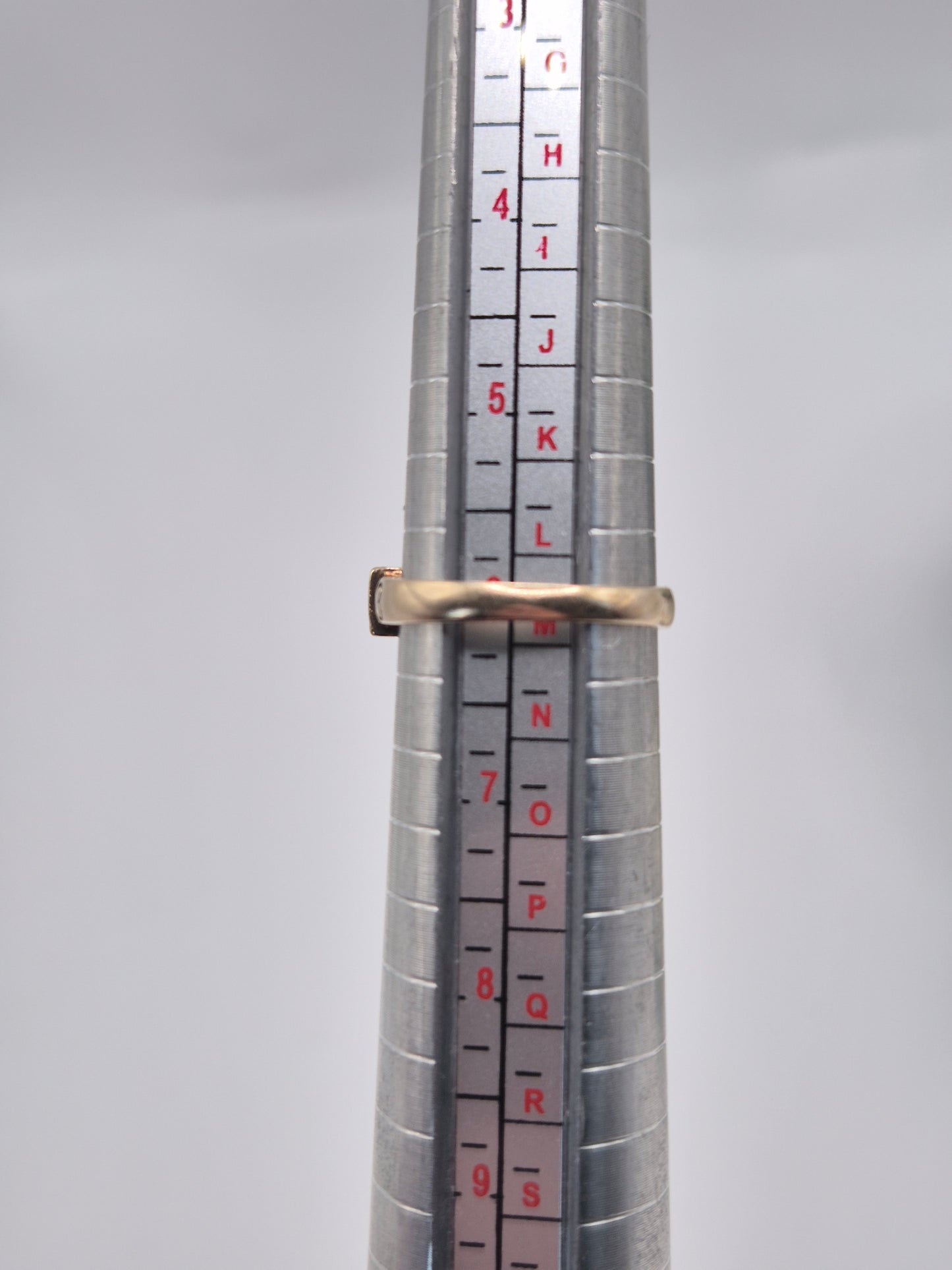 9ct gold sapphire and diamond ring