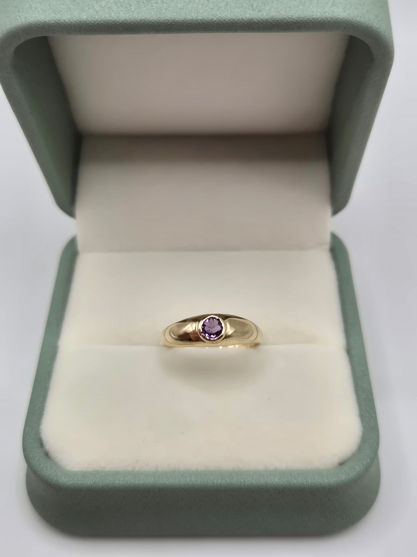 9ct gold amethyst gypsy ring