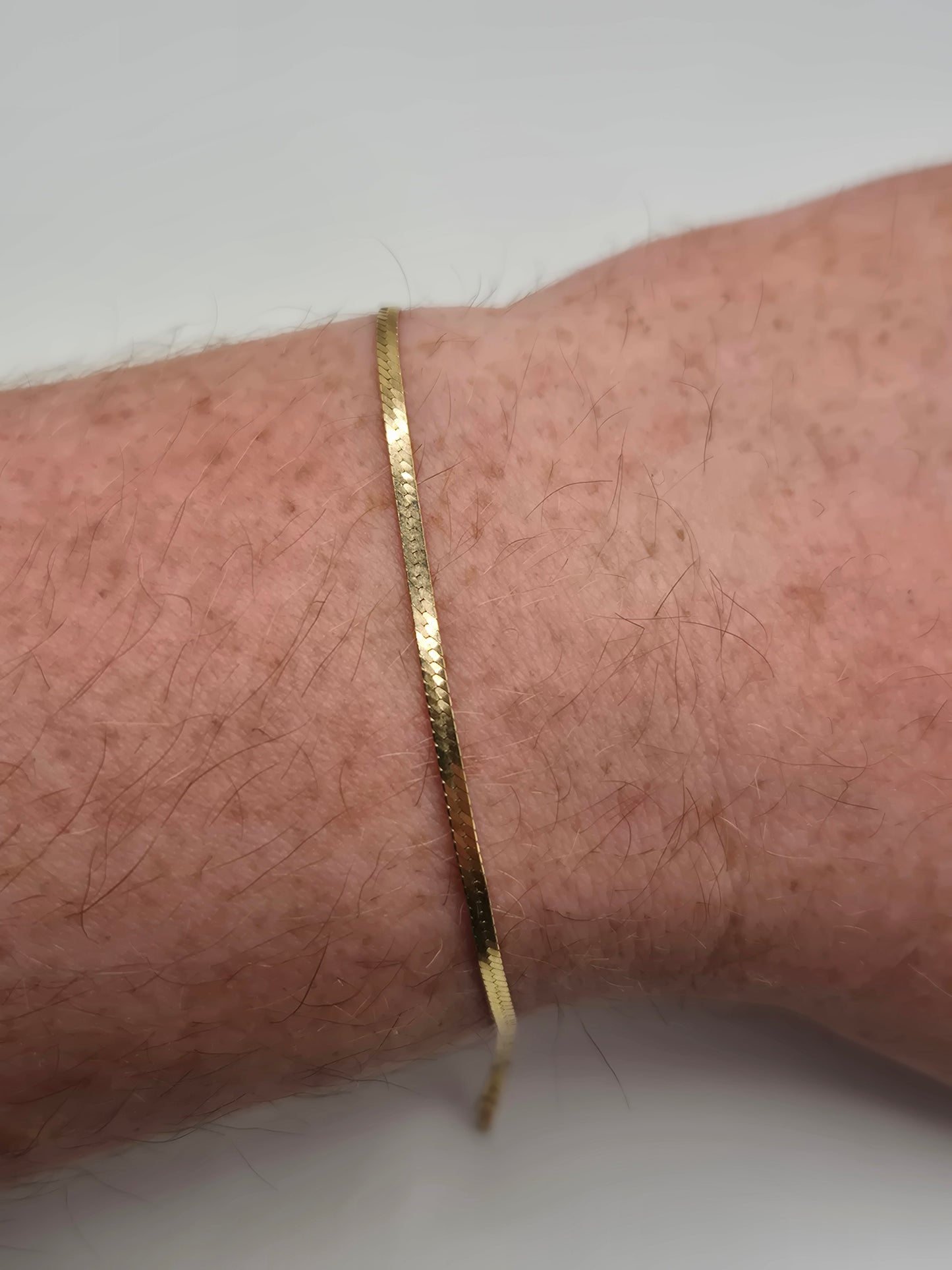 9ct gold herringbone bracelet (1)