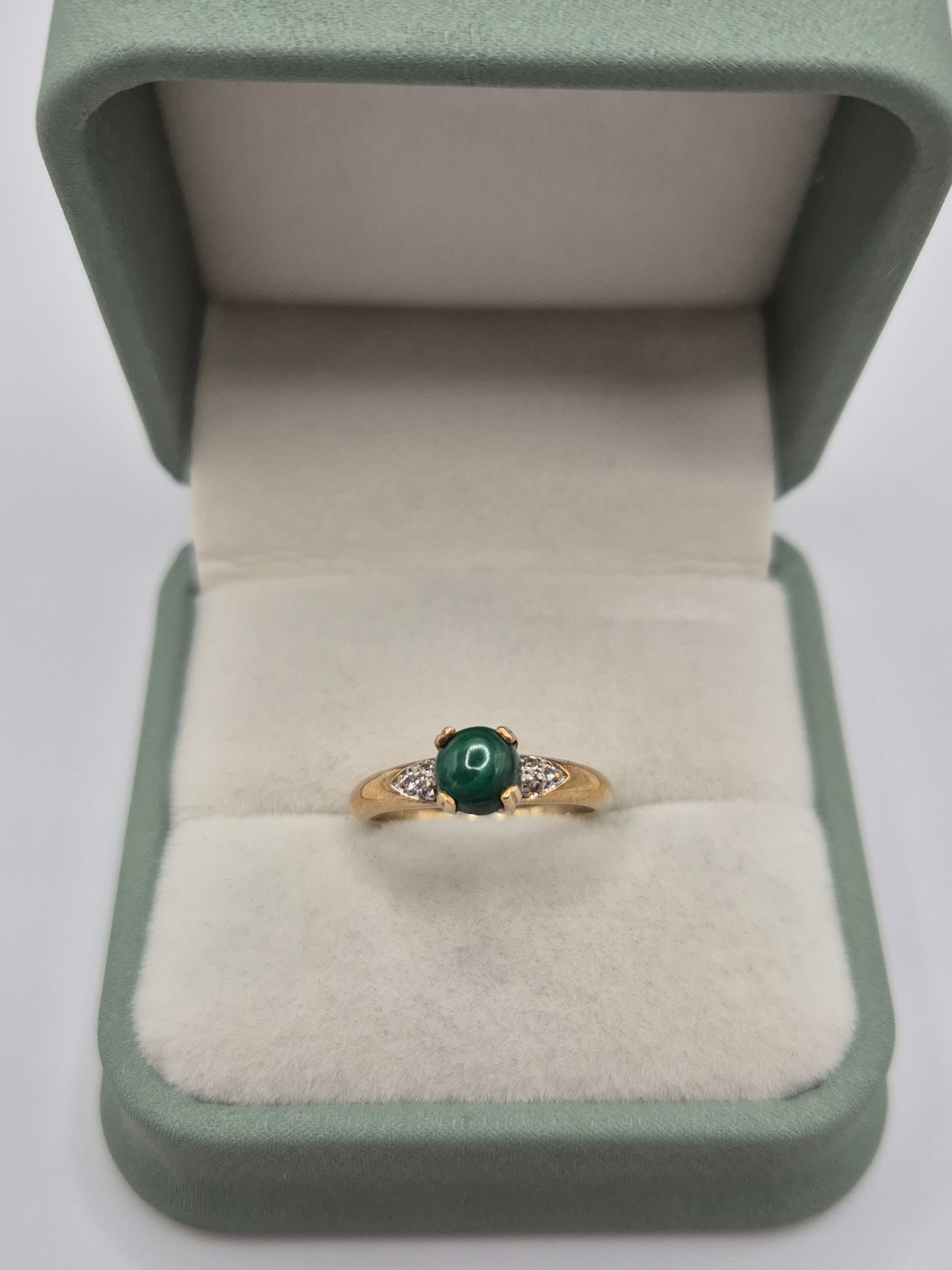 9ct gold malachite and diamond ring