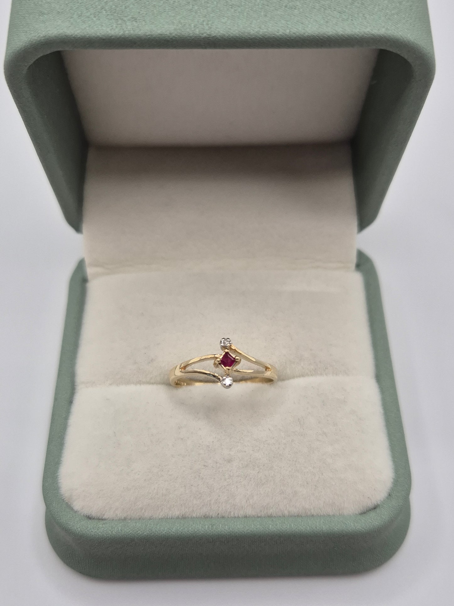 9ct gold ruby and diamond ring