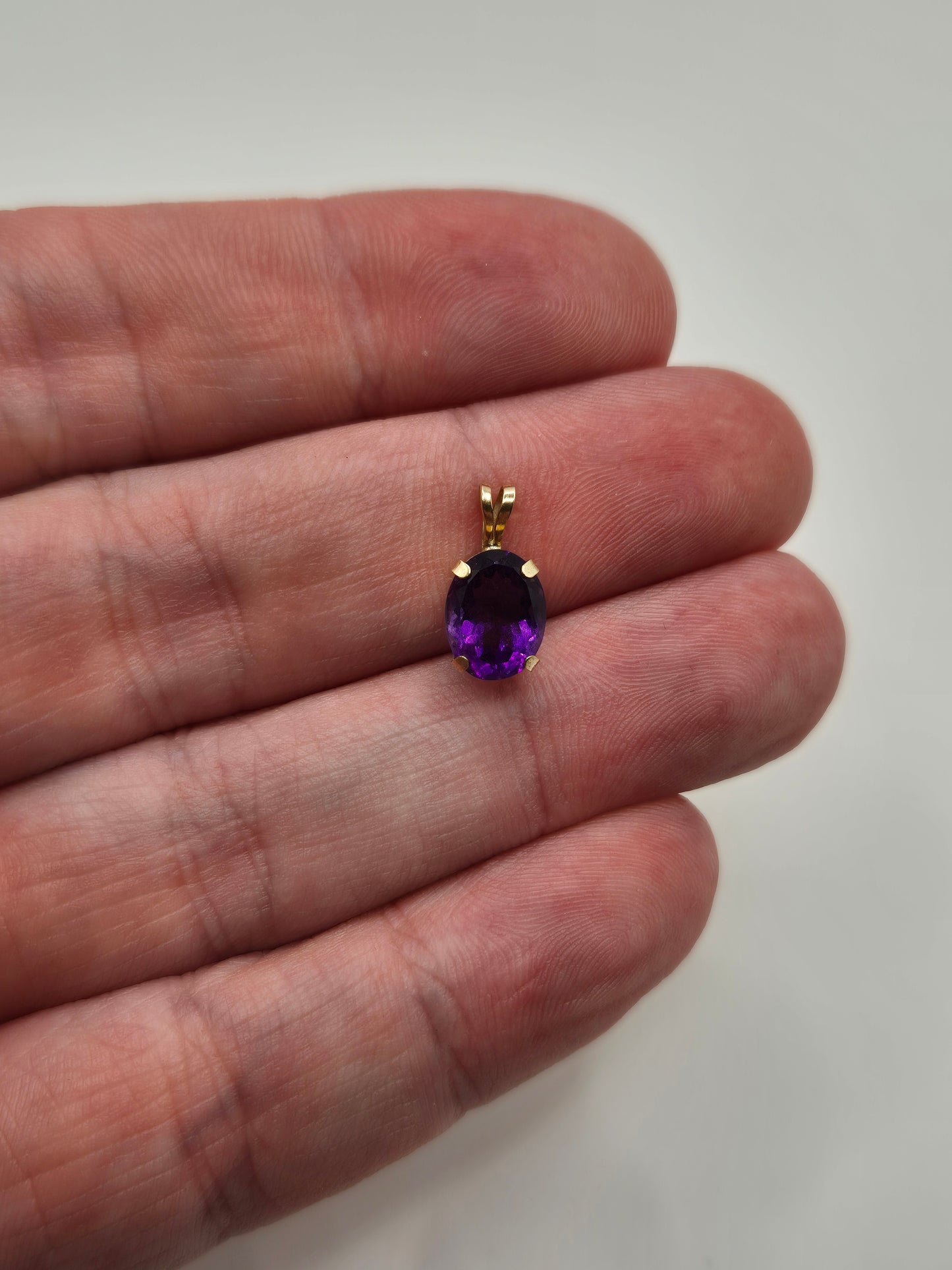 9ct gold amethyst pendant