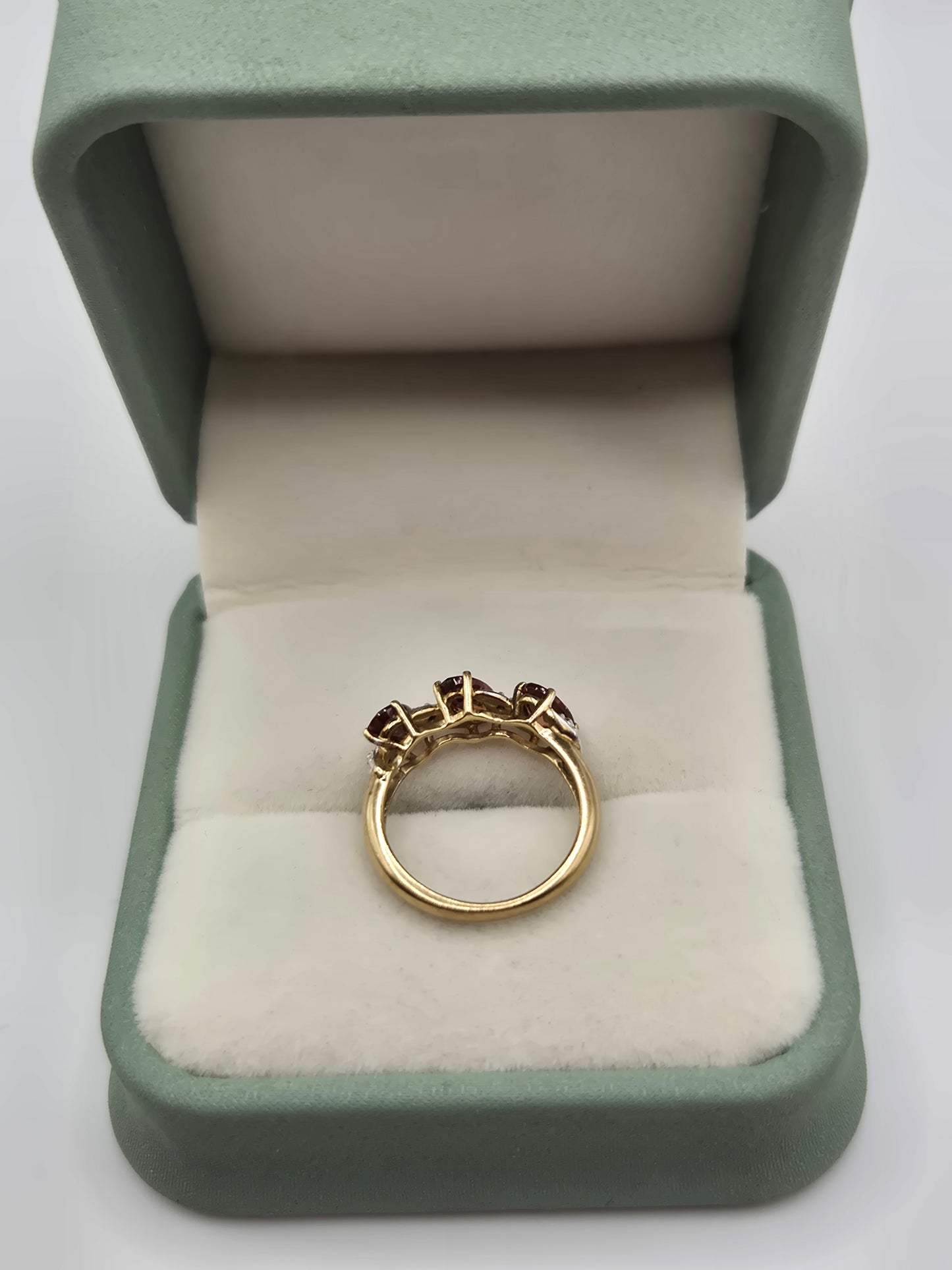 9ct gold quartz and diamond ring