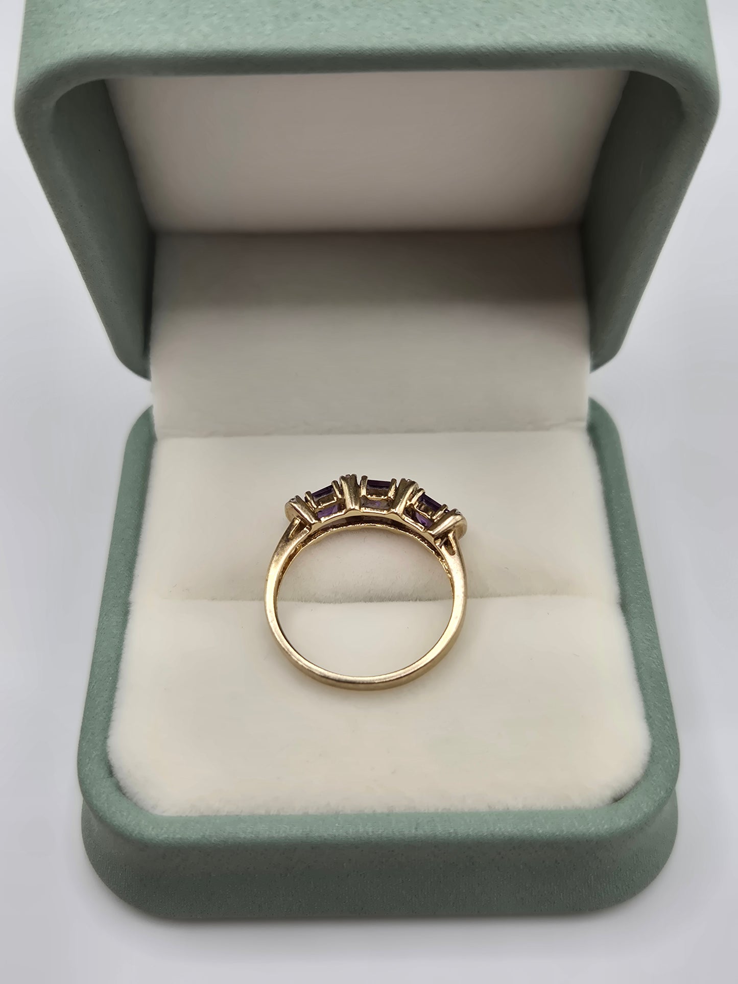 9ct gold amethyst and diamond ring