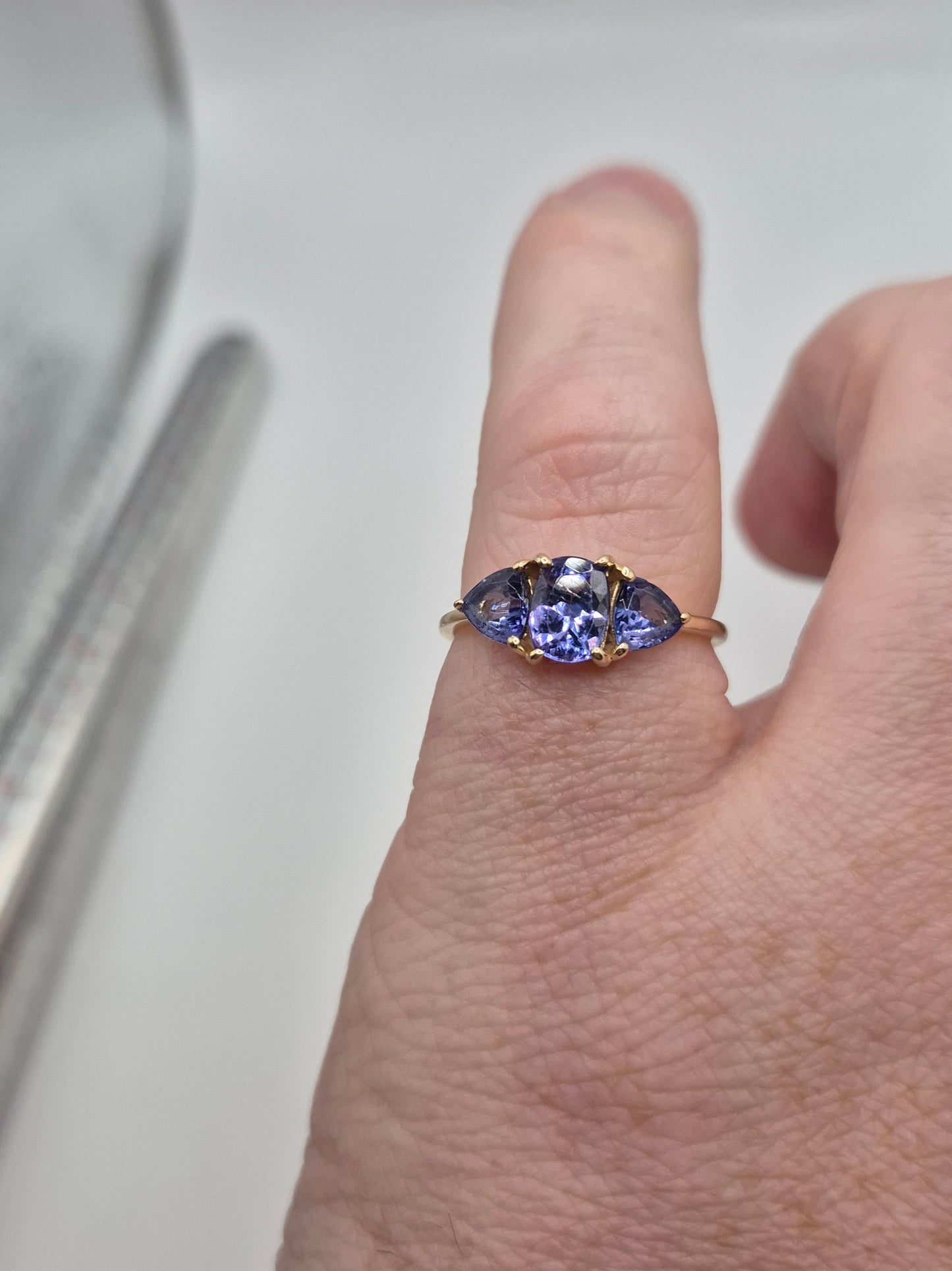 9ct gold tanzanite ring