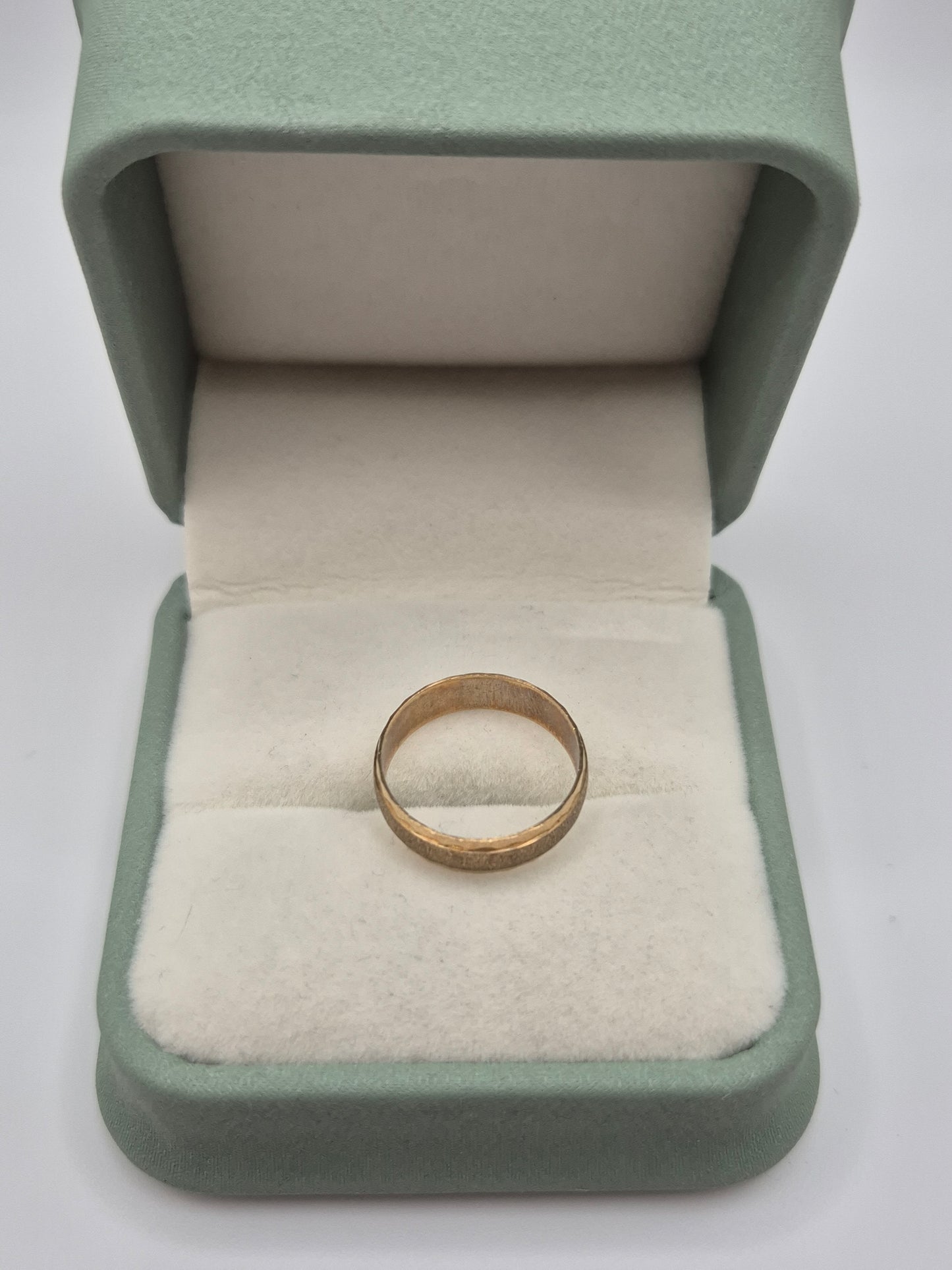 9ct gold ring