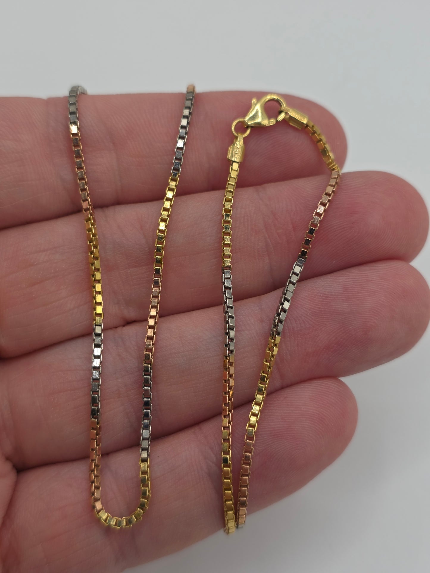 9ct tri gold box link chain (98)