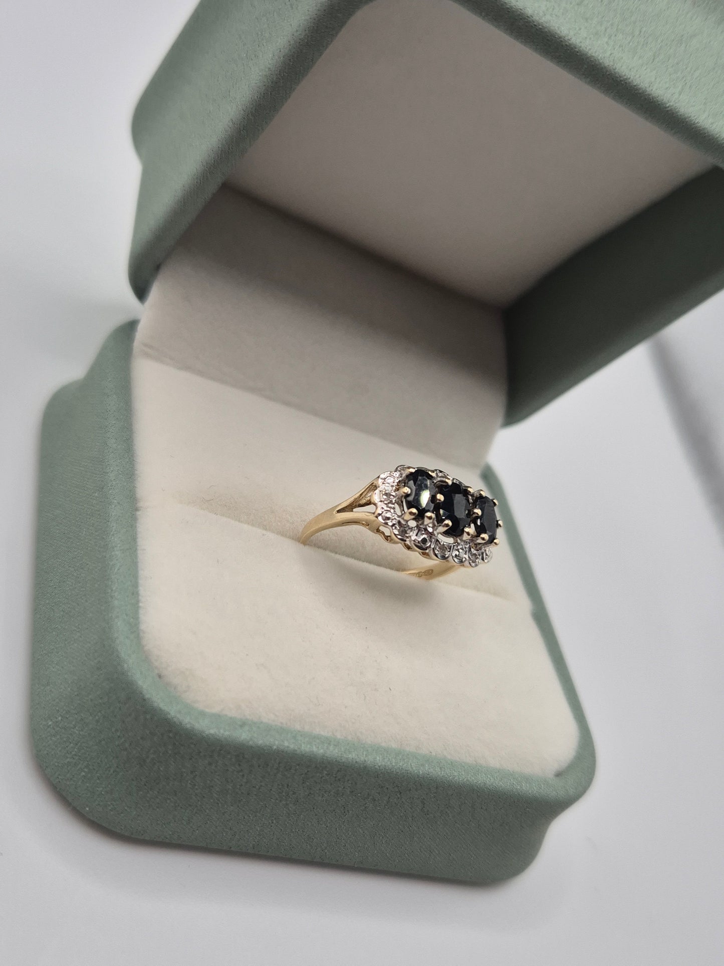 9ct gold sapphire and diamond ring