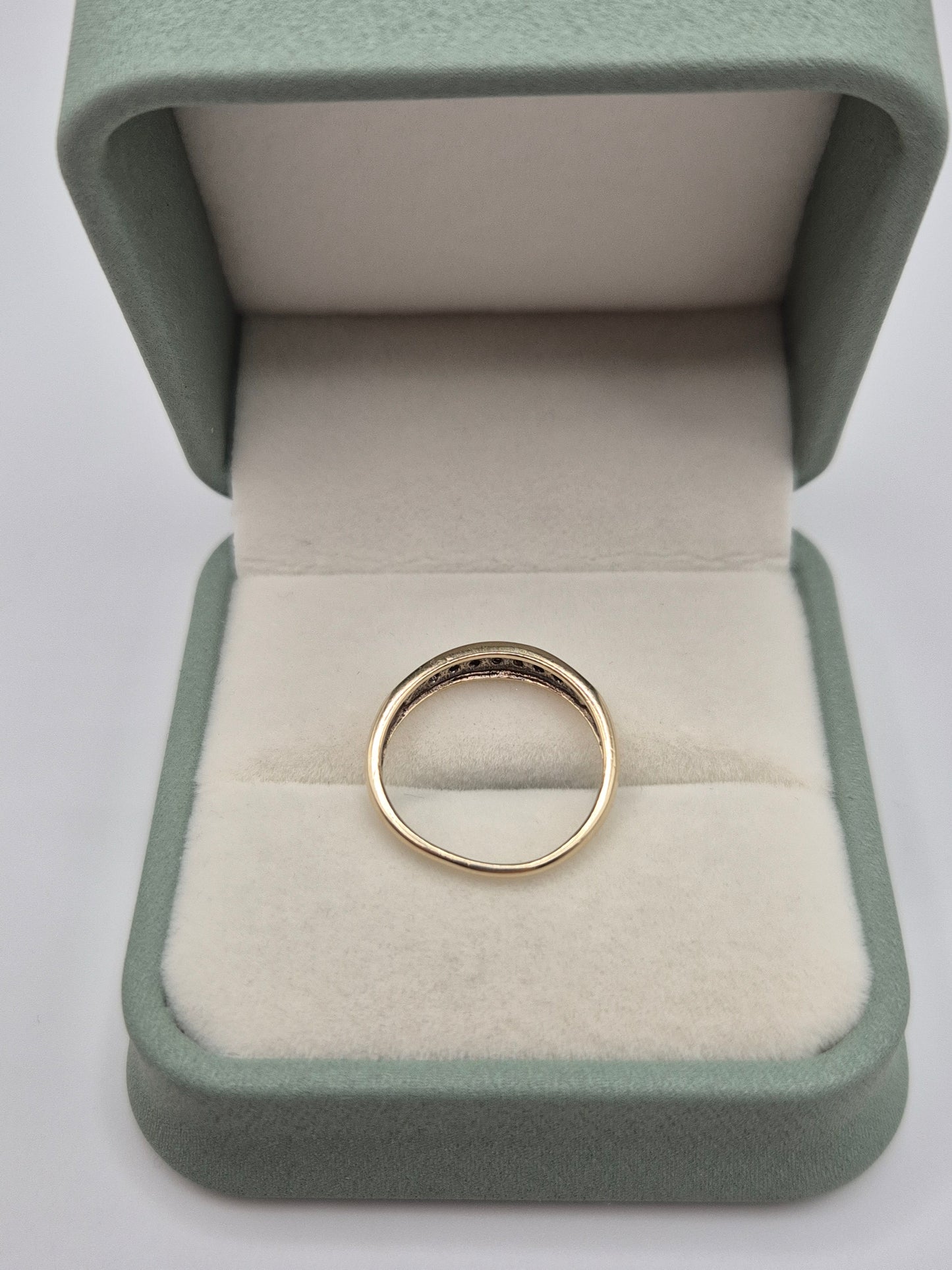 9ct gold diamond ring
