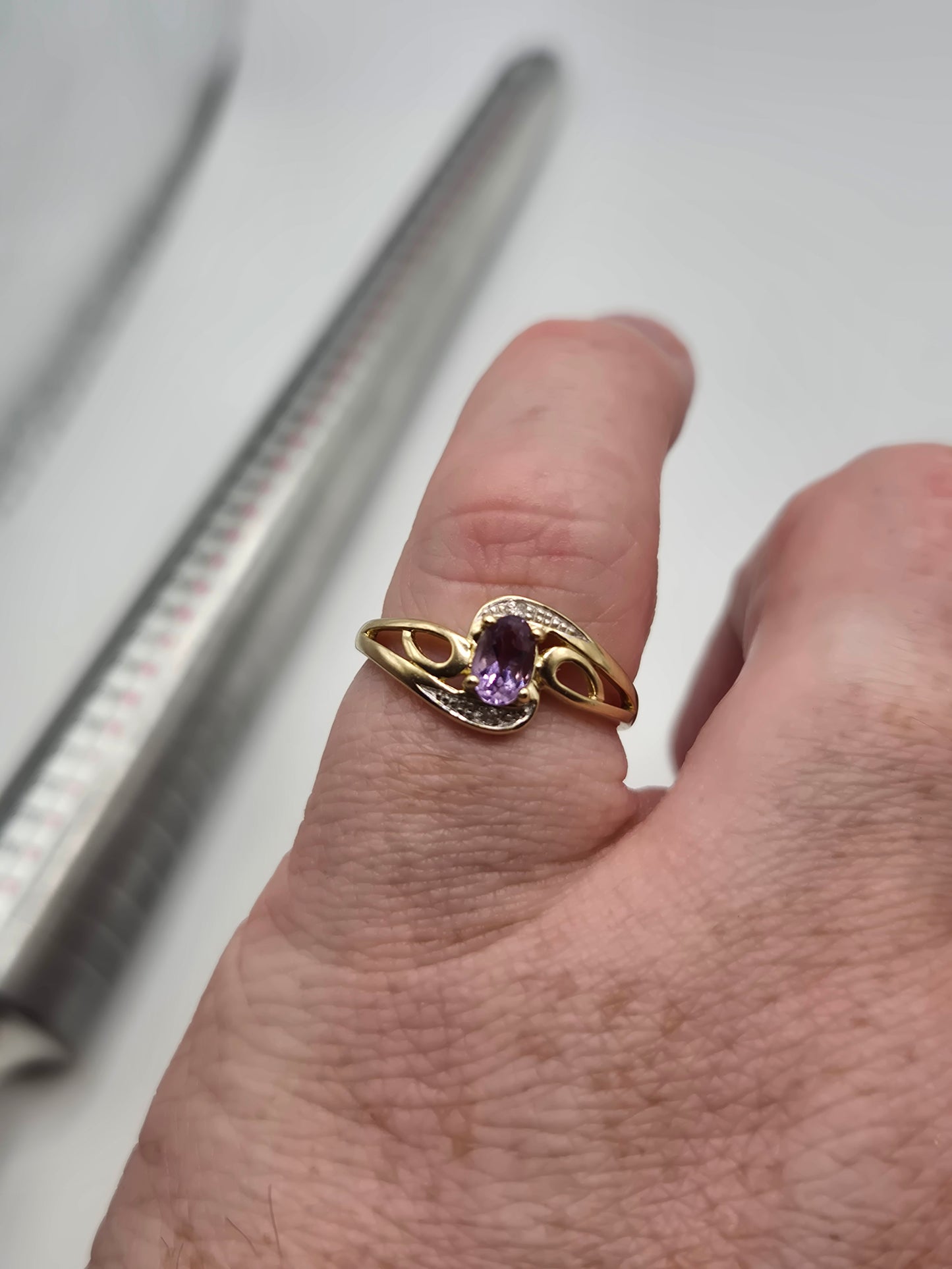 9ct gold amethyst and diamond ring