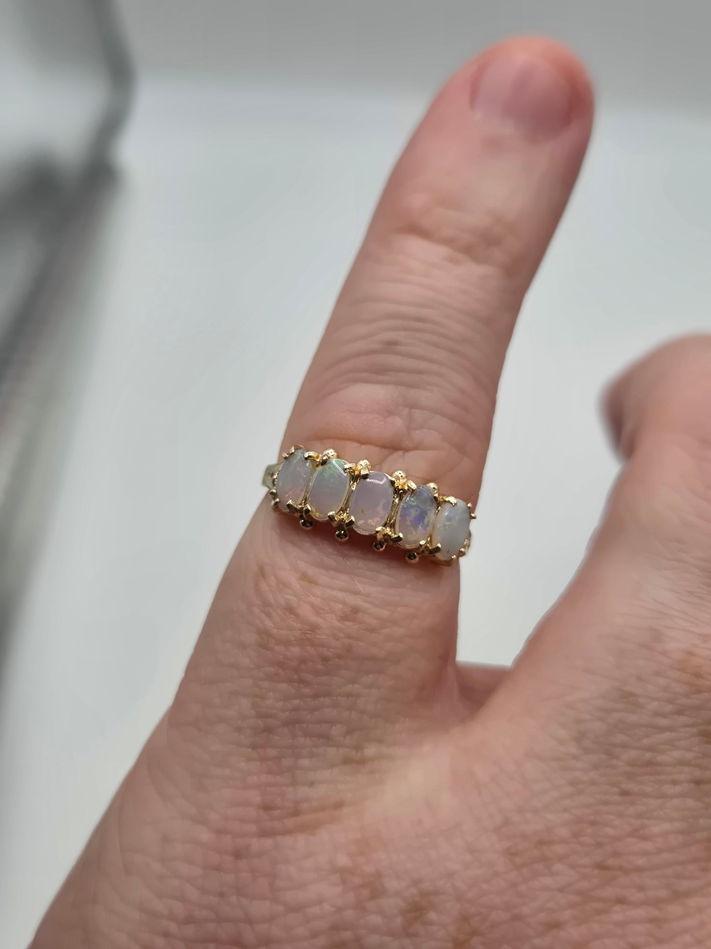 9ct gold opal ring