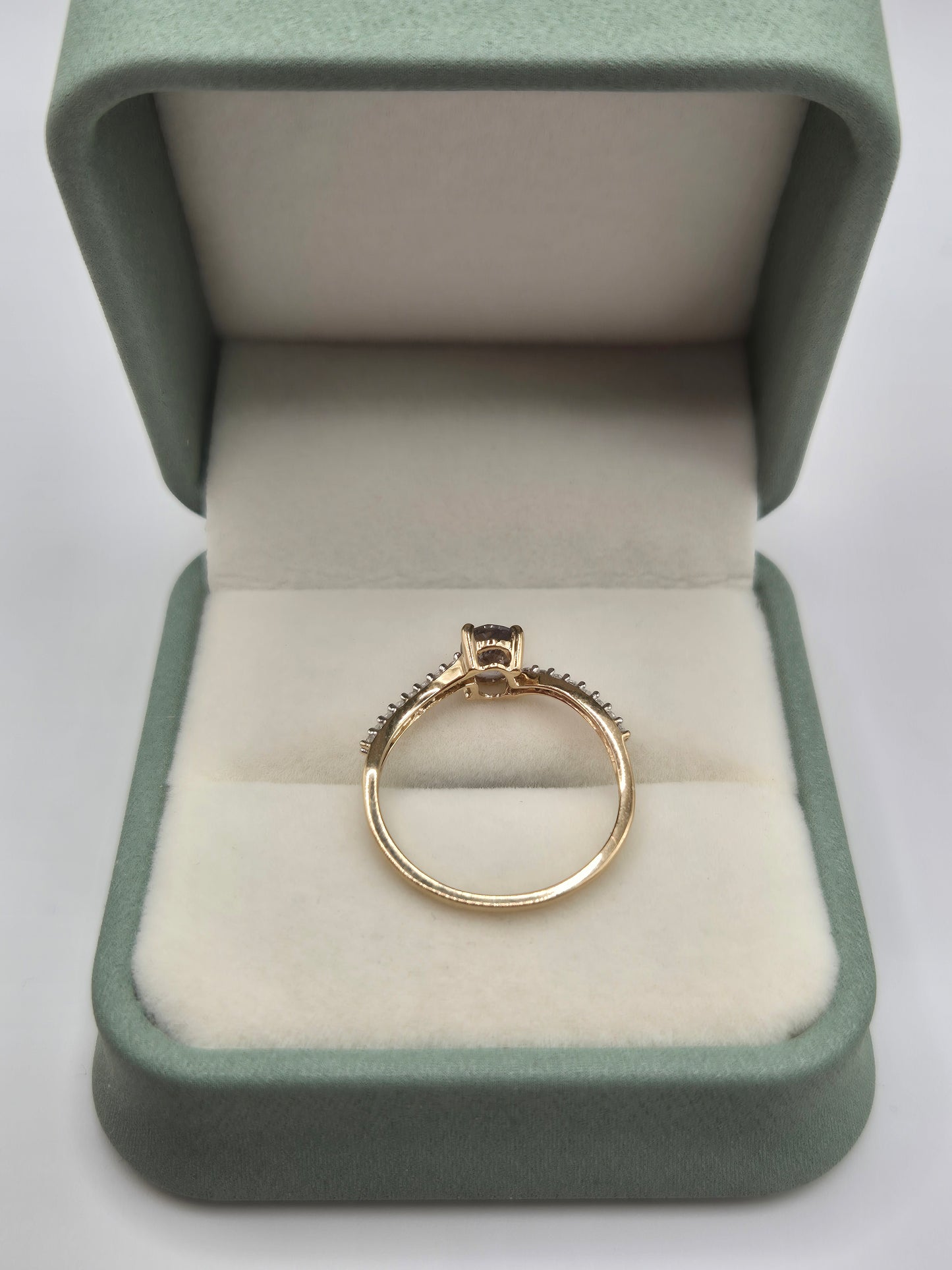 9ct gold iolite and cz ring