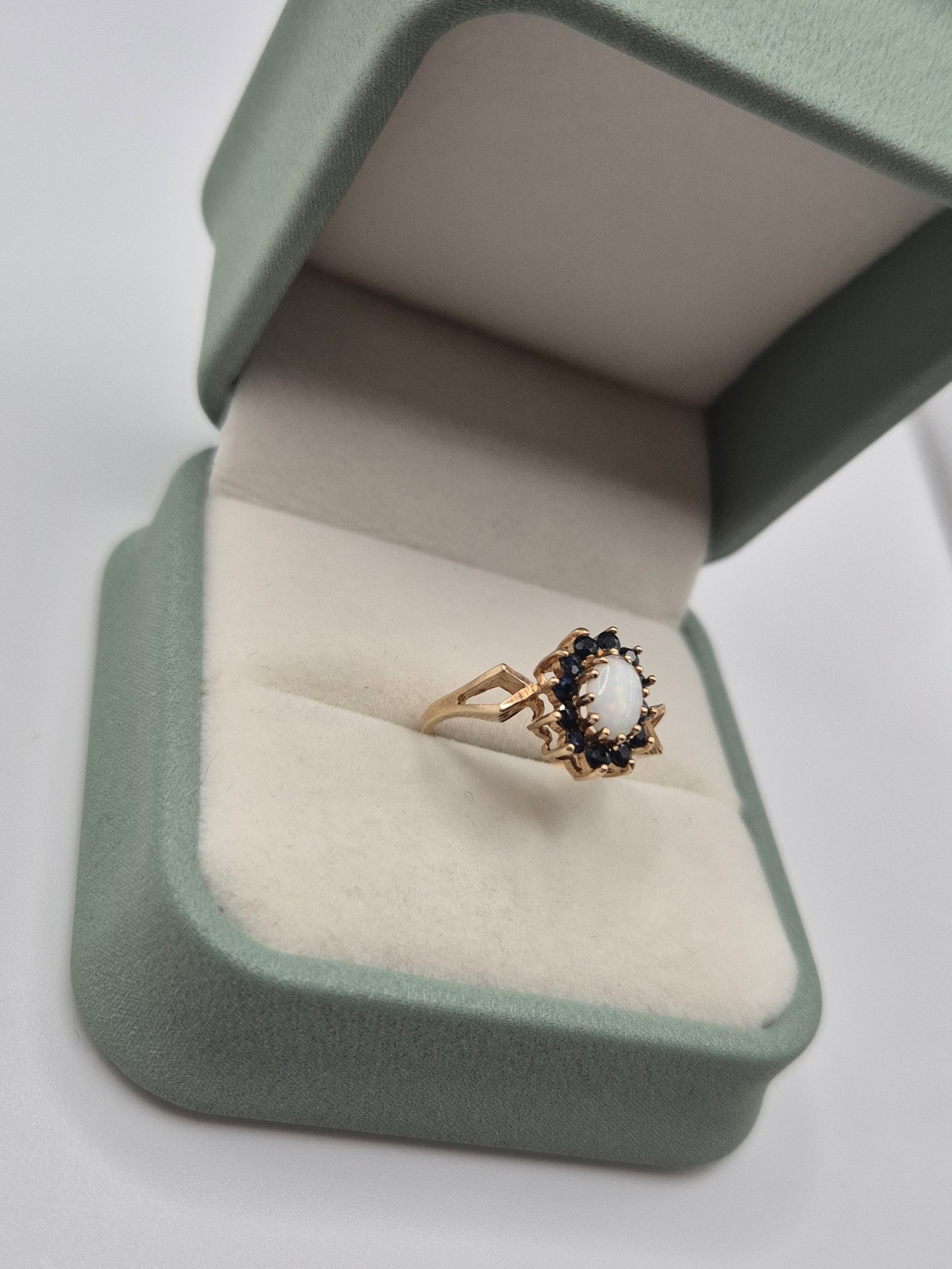 9ct gold opal and sapphire ring