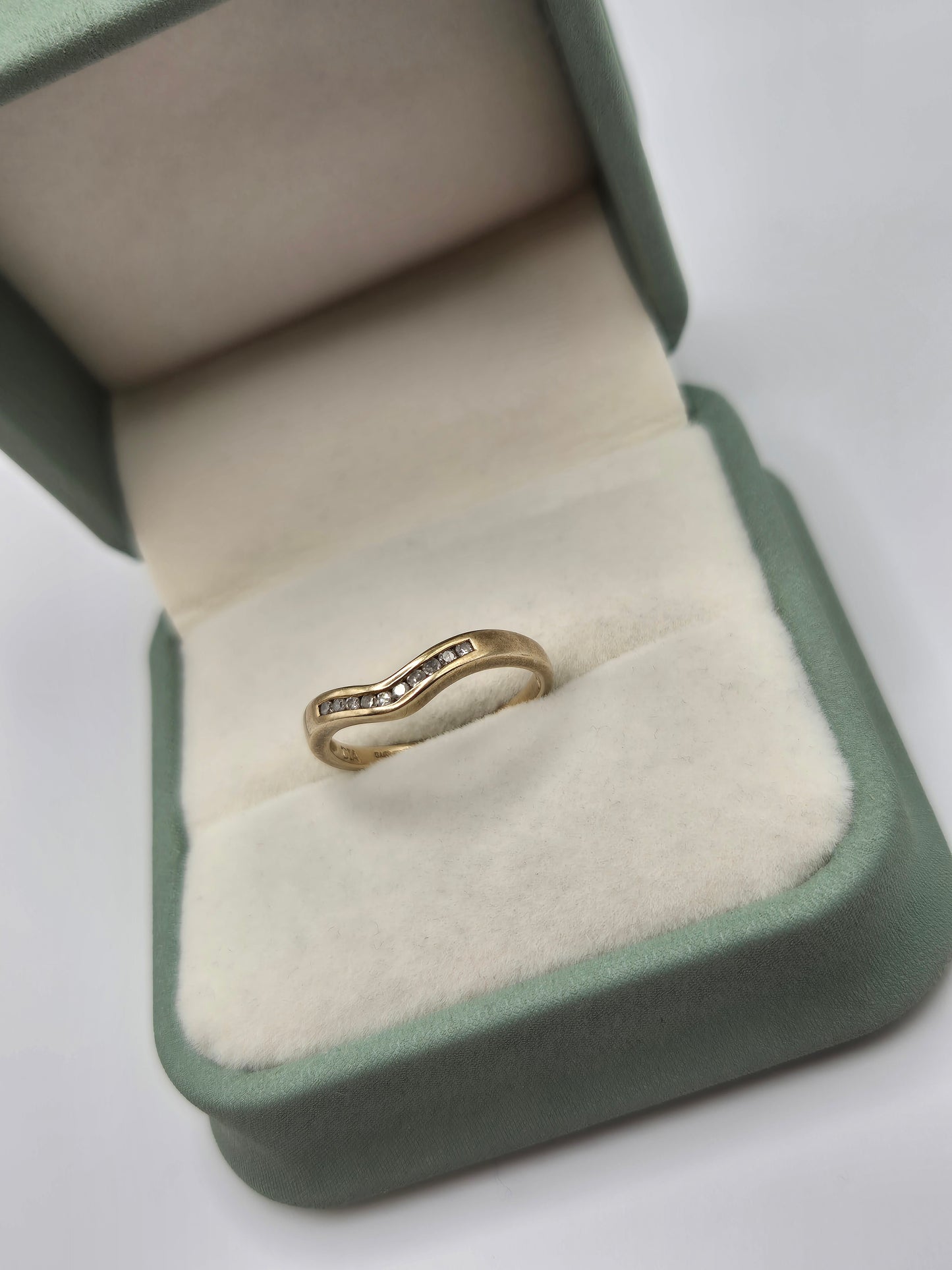 9ct gold diamond chevron ring