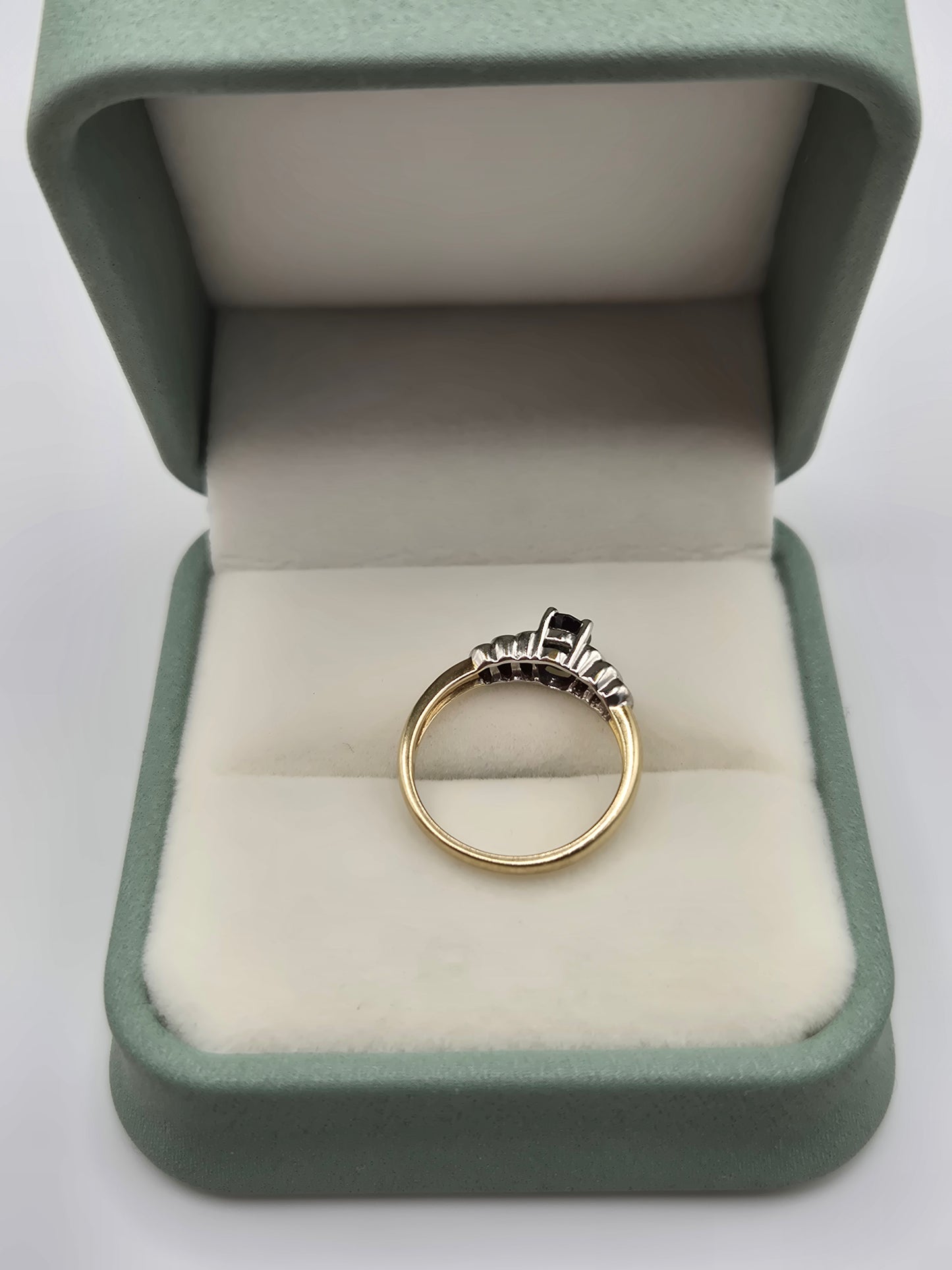9ct gold sapphire and diamond ring