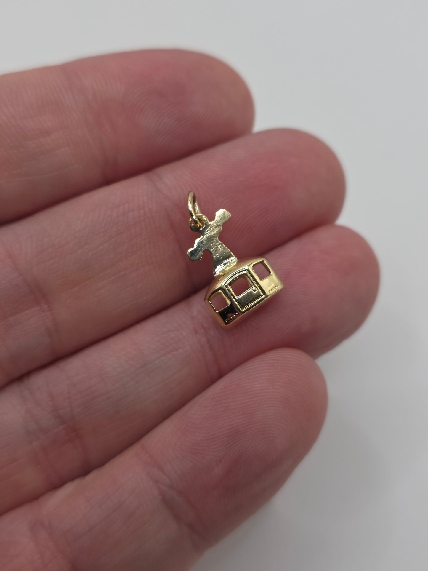 9ct gold cable car charm