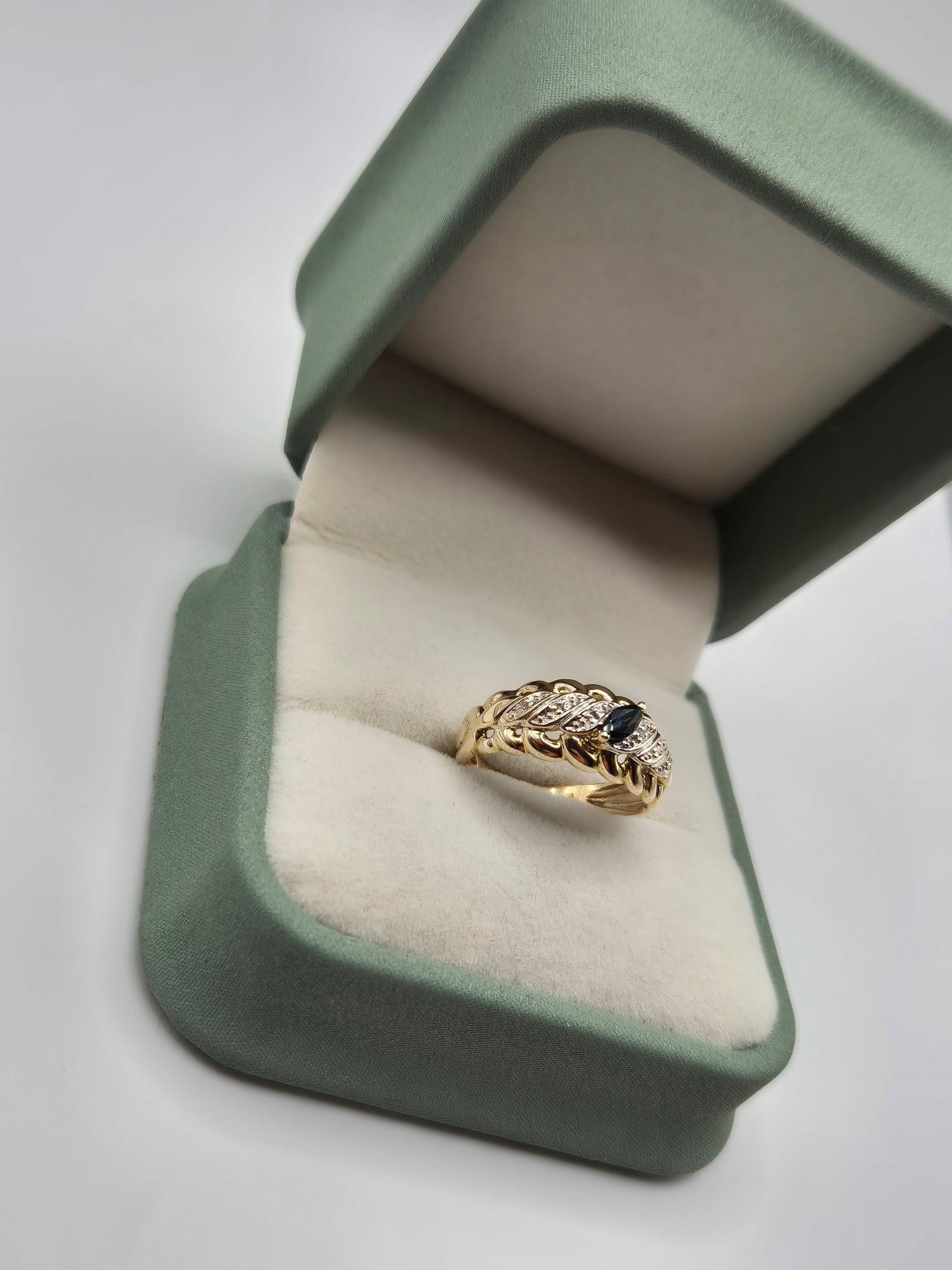 9ct gold sapphire and diamond ring